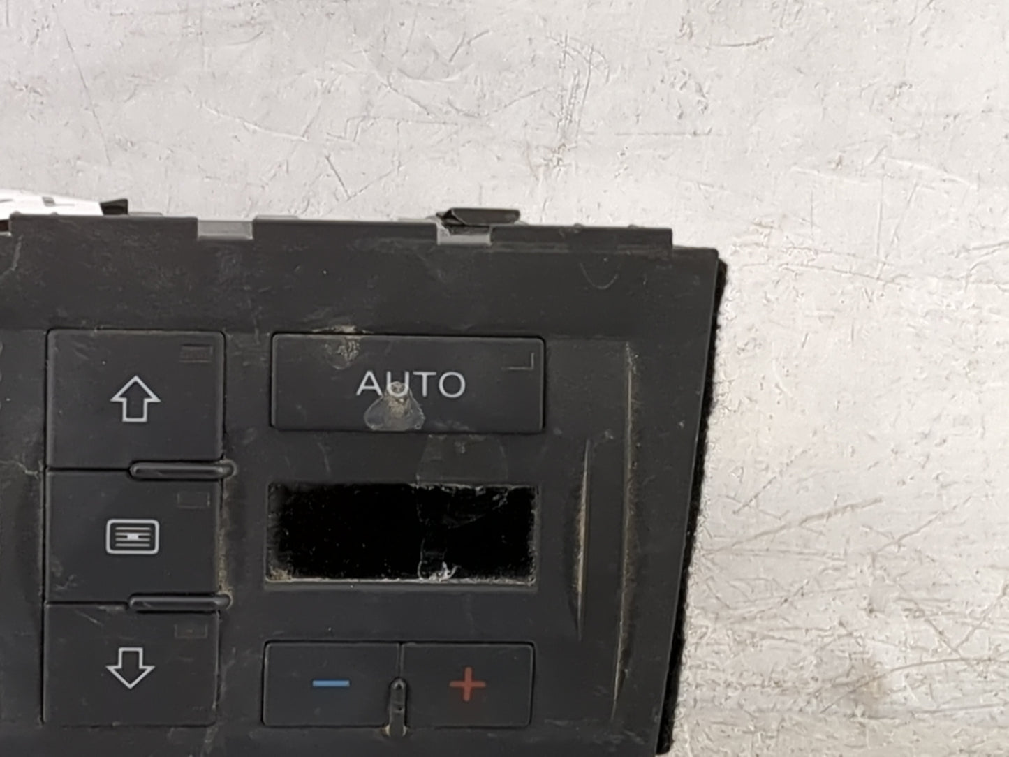 2005-2009 Audi A4 Climate Control Module Temperature AC/Heater Replacement P/N:8E0820043BL 8E0820043BLS Fits OEM Used Auto P