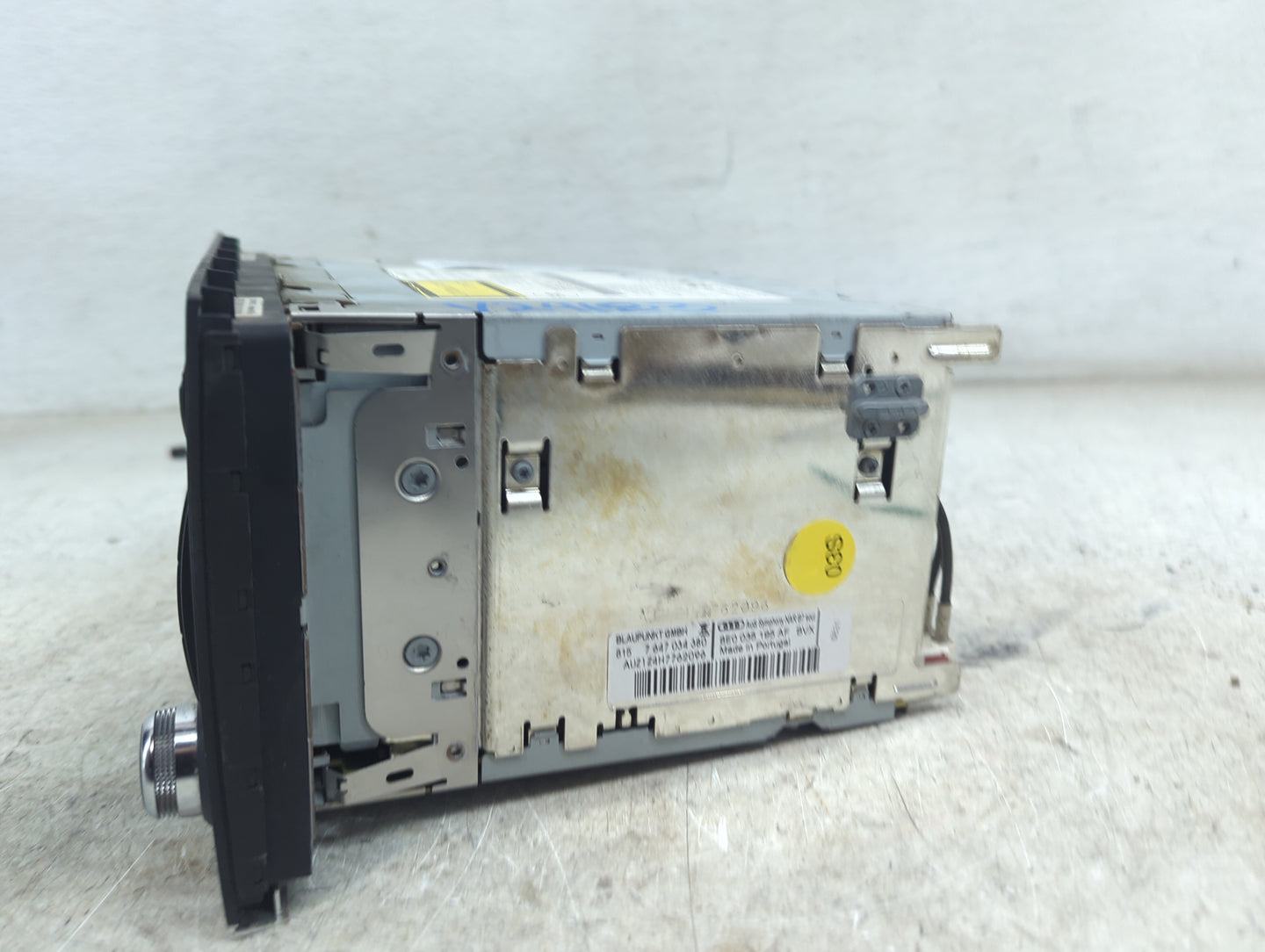 2008 Audi A4 Radio AM FM Cd Player Receiver Replacement P/N:8E0035195AF 7647034380, AUZ1Z4H27A2004 Fits OEM Used Auto Parts 