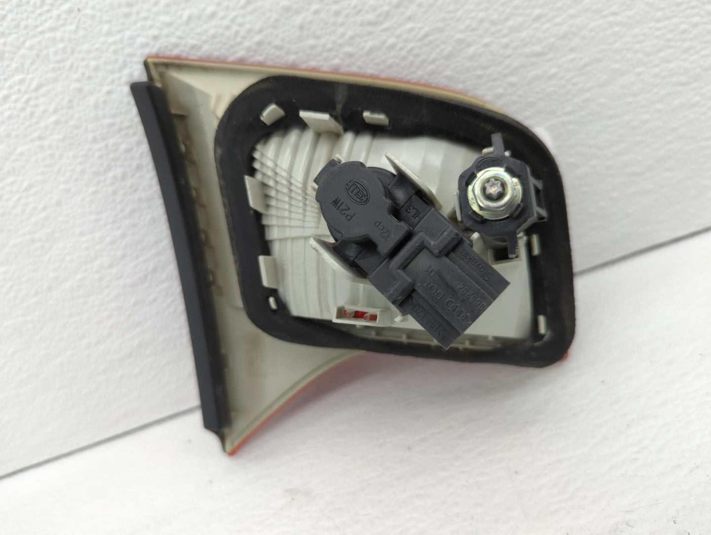 2005-2008 Audi A4 Tail Light Assembly Passenger Right OEM P/N:965 160 Fits Fits 2005 2006 2007 2008 OEM Used Auto Parts - Oe