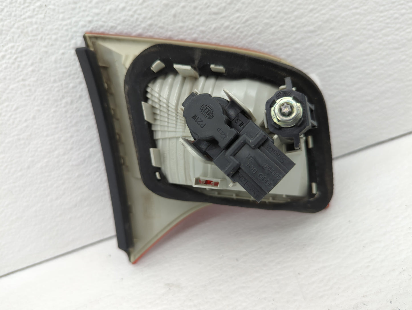 2005-2008 Audi A4 Tail Light Assembly Passenger Right OEM P/N:965 160 Fits Fits 2005 2006 2007 2008 OEM Used Auto Parts - Oe