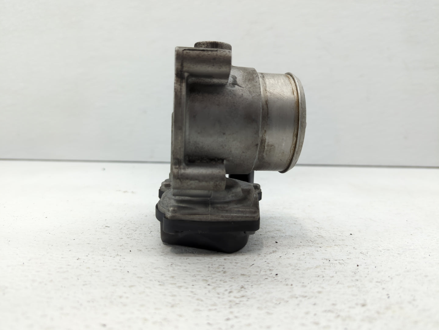 2005-2016 Audi A4 Throttle Body P/N:06F 133 062 T 06F 133 062 Q Fits OEM Used Auto Parts - Oemusedautoparts1.com