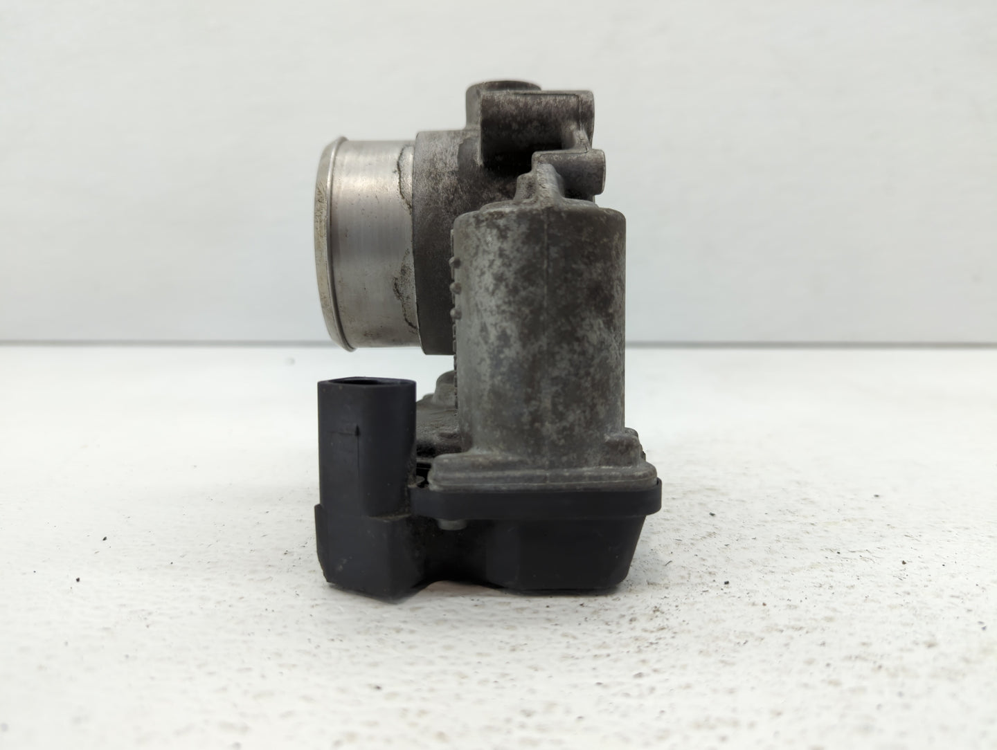 2005-2016 Audi A4 Throttle Body P/N:06F 133 062 T 06F 133 062 Q Fits OEM Used Auto Parts - Oemusedautoparts1.com