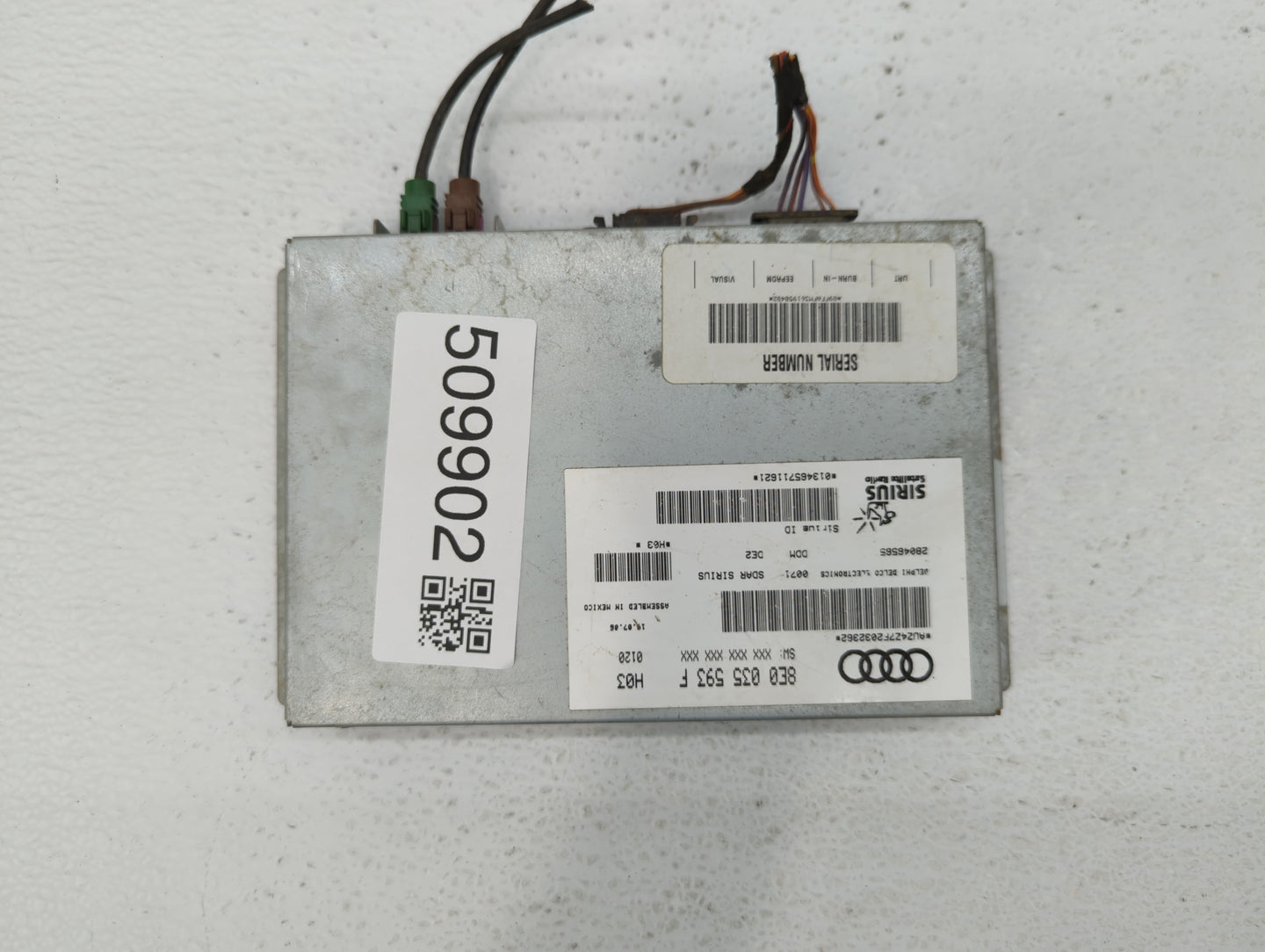 2008 Audi A4 Radio AM FM Cd Player Receiver Replacement P/N:8E0 035 593 F Fits OEM Used Auto Parts - Oemusedautoparts1.com