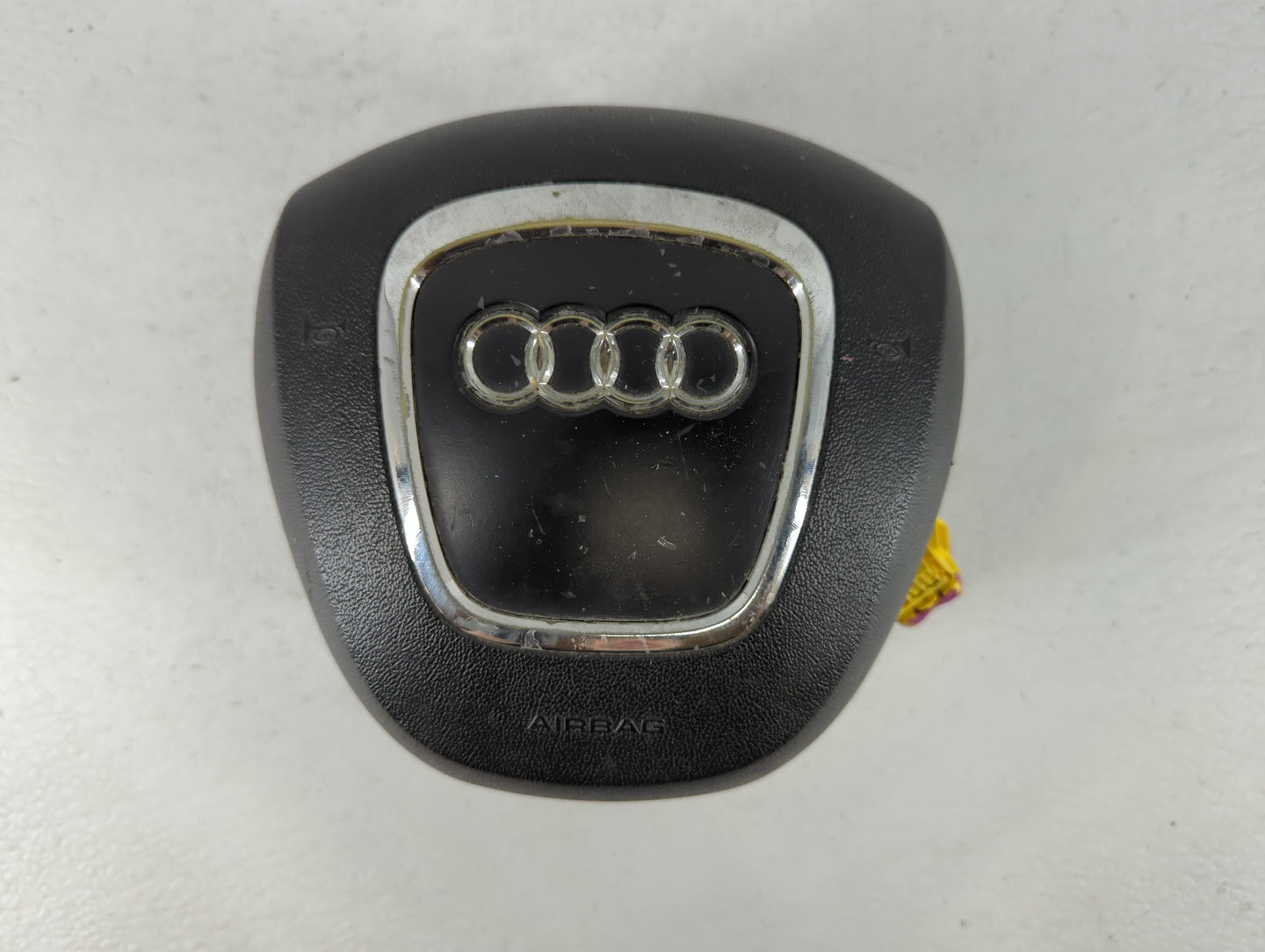 2007-2009 Audi A4 Air Bag Passenger Right Knee OEM P/N:2799080634808258 Fits Fits 2007 2008 2009 OEM Used Auto Parts - Oemus