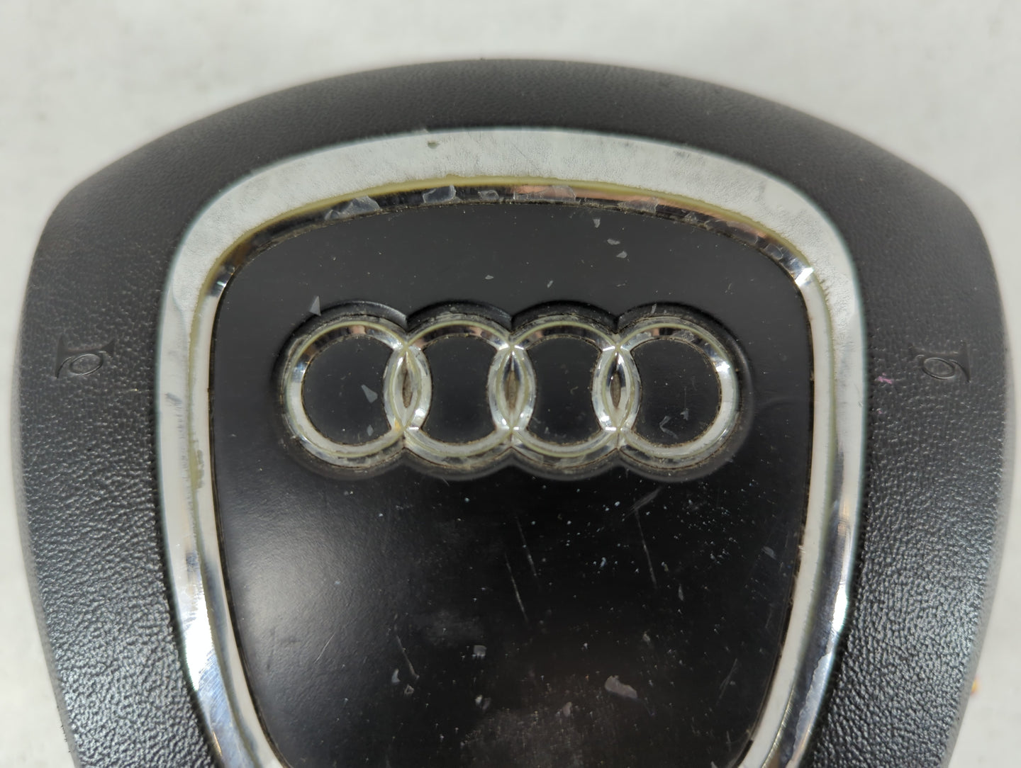 2007-2009 Audi A4 Air Bag Passenger Right Knee OEM P/N:2799080634808258 Fits Fits 2007 2008 2009 OEM Used Auto Parts - Oemus