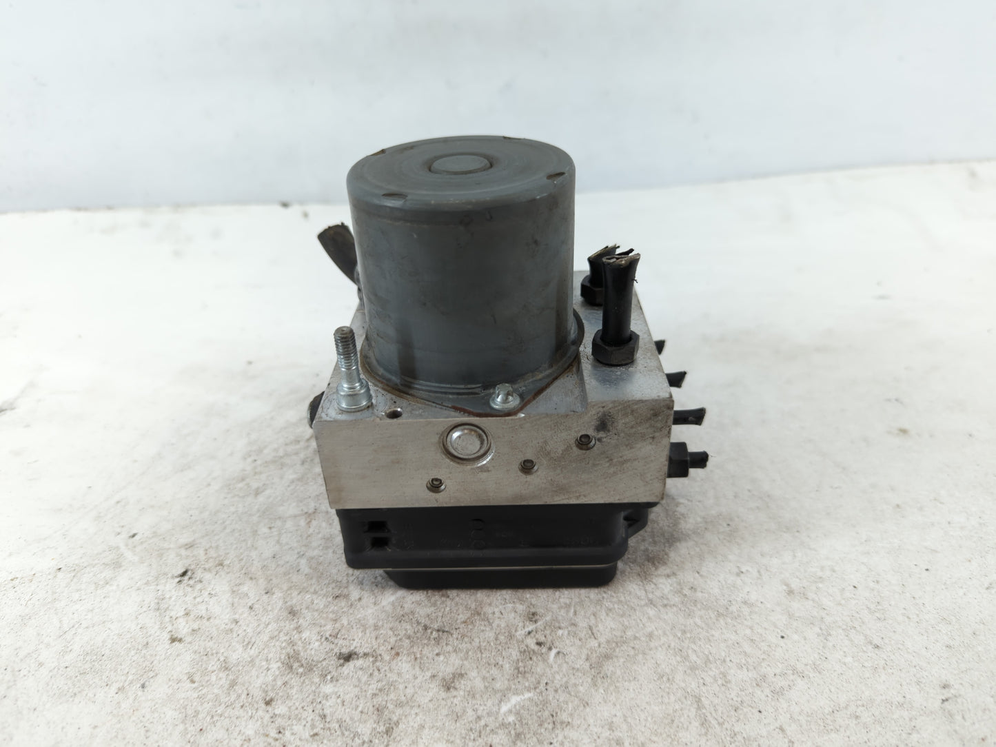 2007-2009 Audi A4 ABS Pump Control Module Replacement P/N:8E0 614 517BF 0 265 234 336 Fits Fits 2007 2008 2009 OEM Used Auto