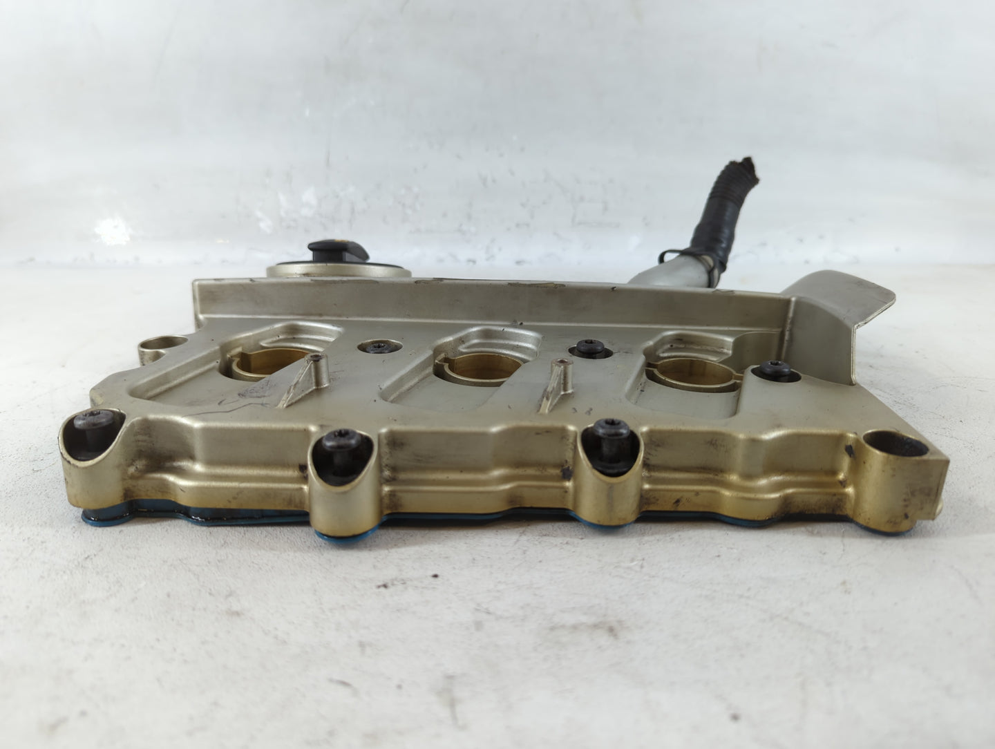 2008 Audi A6 Passenger Right Cylinder Head Valve Cover P/N:06E 103 471 G >PA6.6 6F 40< Fits OEM Used Auto Parts - Oemusedaut