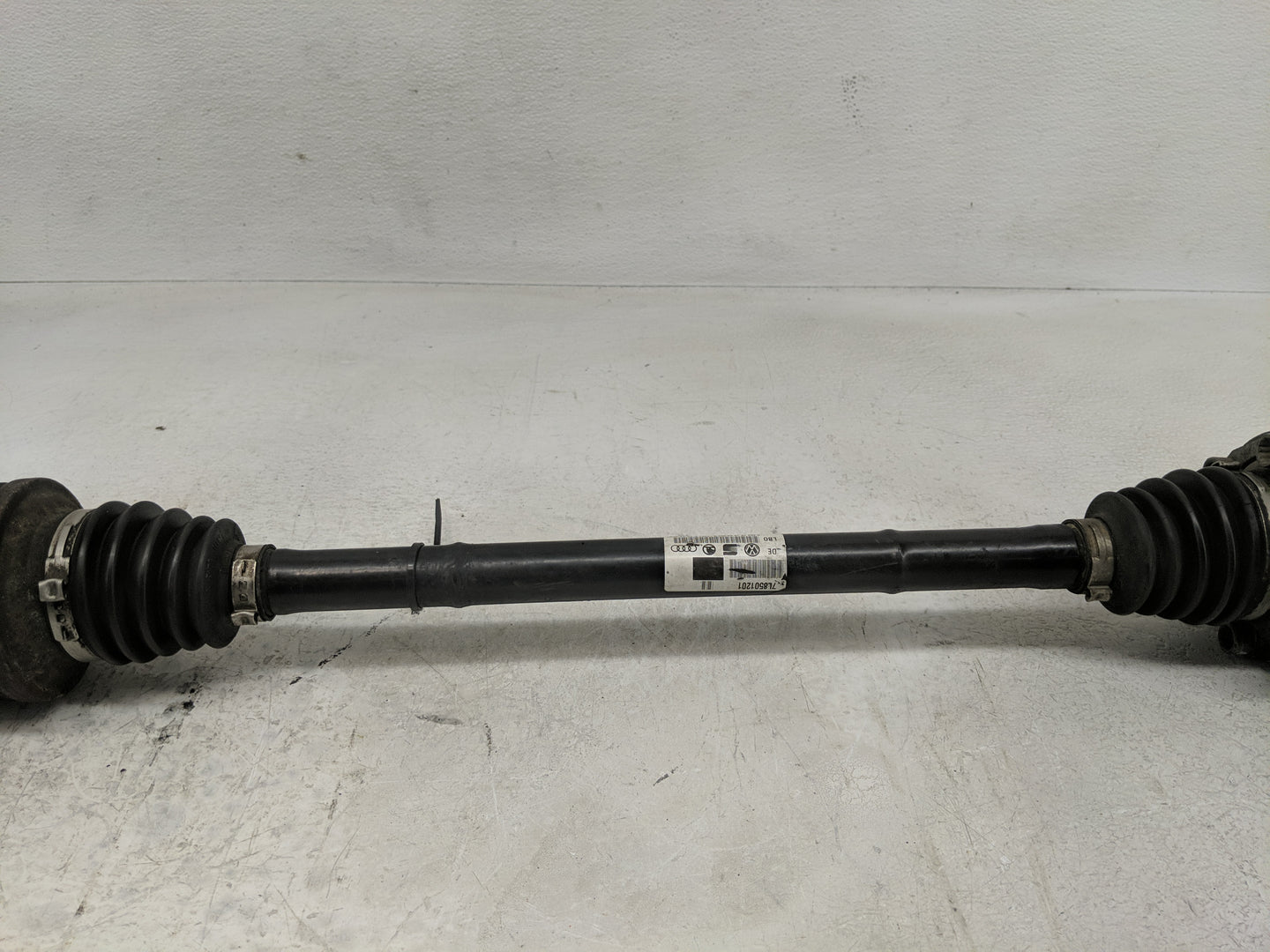 2007-2010 Audi Q7 Axle Shaft Front Driver Cv C/v - Oemusedautoparts1.com