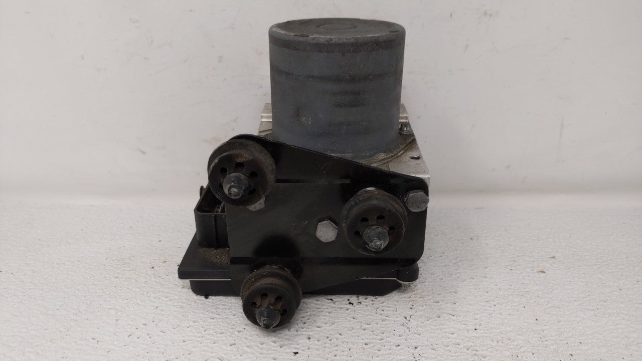 2008 Audi S5 ABS Pump Control Module Replacement P/N:8K0 614 517AN Fits OEM Used Auto Parts - Oemusedautoparts1.com