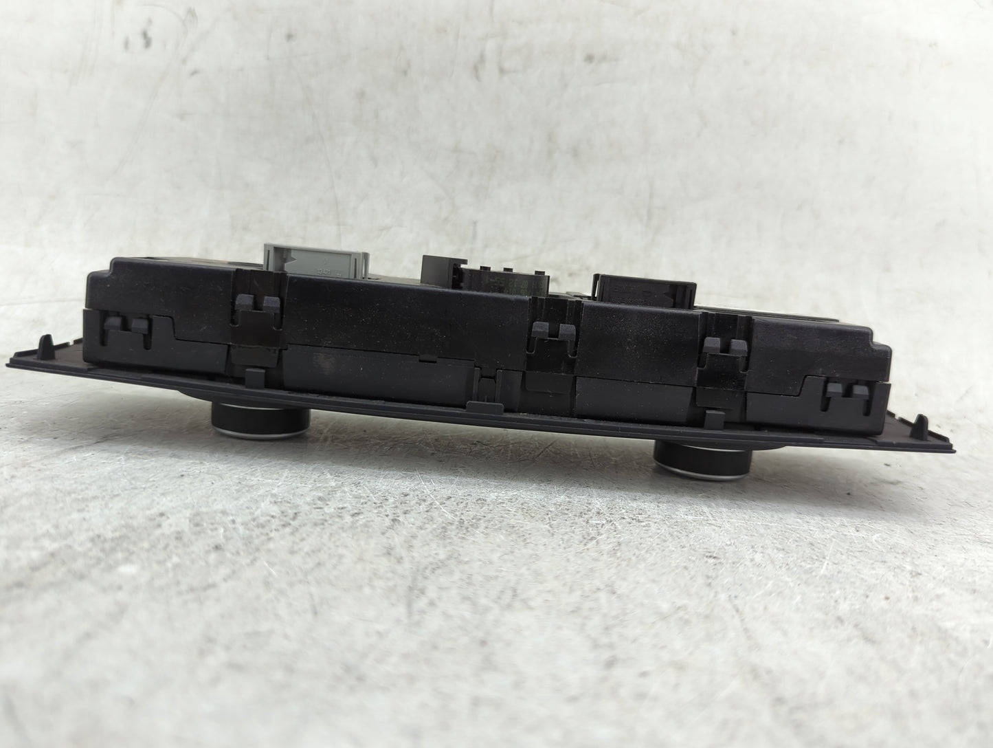 2008-2009 Bmw 128i Climate Control Module Temperature AC/Heater Replacement P/N:9183277-01 Fits Fits 2007 2008 2009 OEM Used