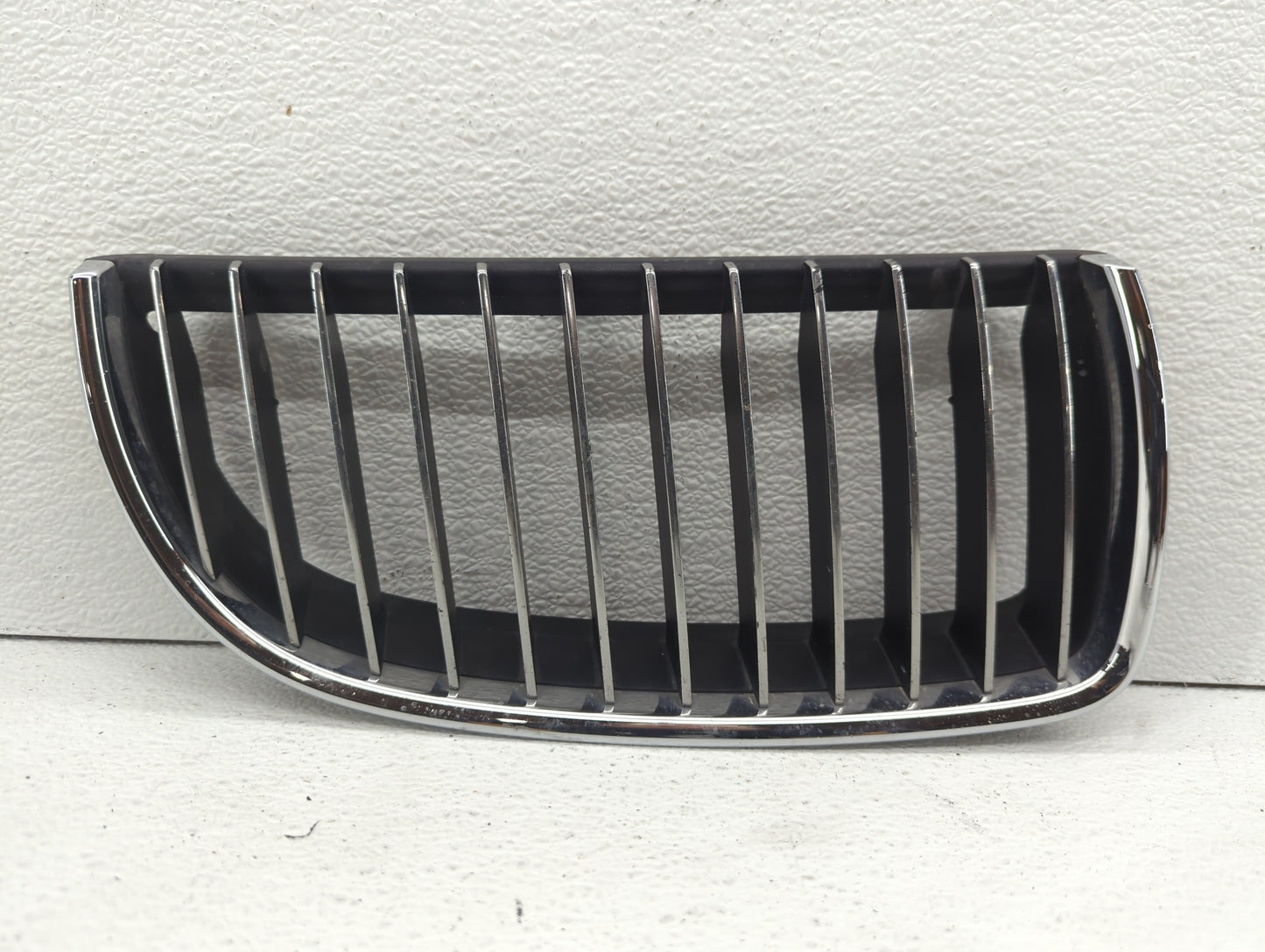 2006-2006 Bmw 325i Front Grille Bumper Not Included 460310 - Oemusedautoparts1.com