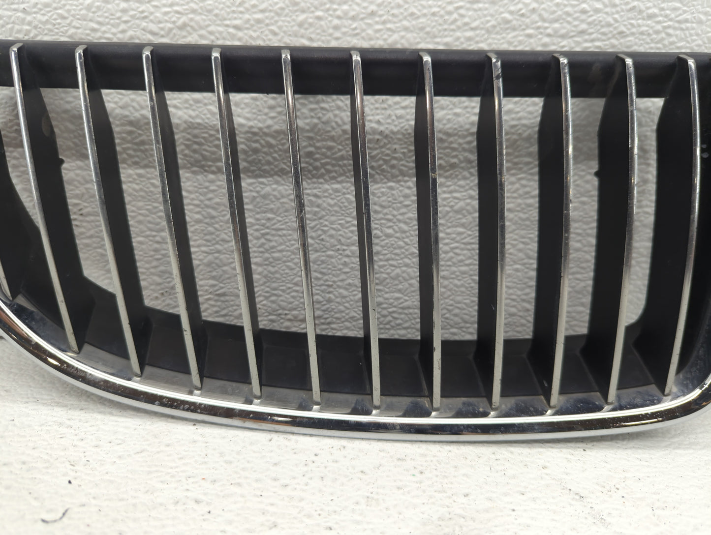 2006-2006 Bmw 325i Front Grille Bumper Not Included 460310 - Oemusedautoparts1.com