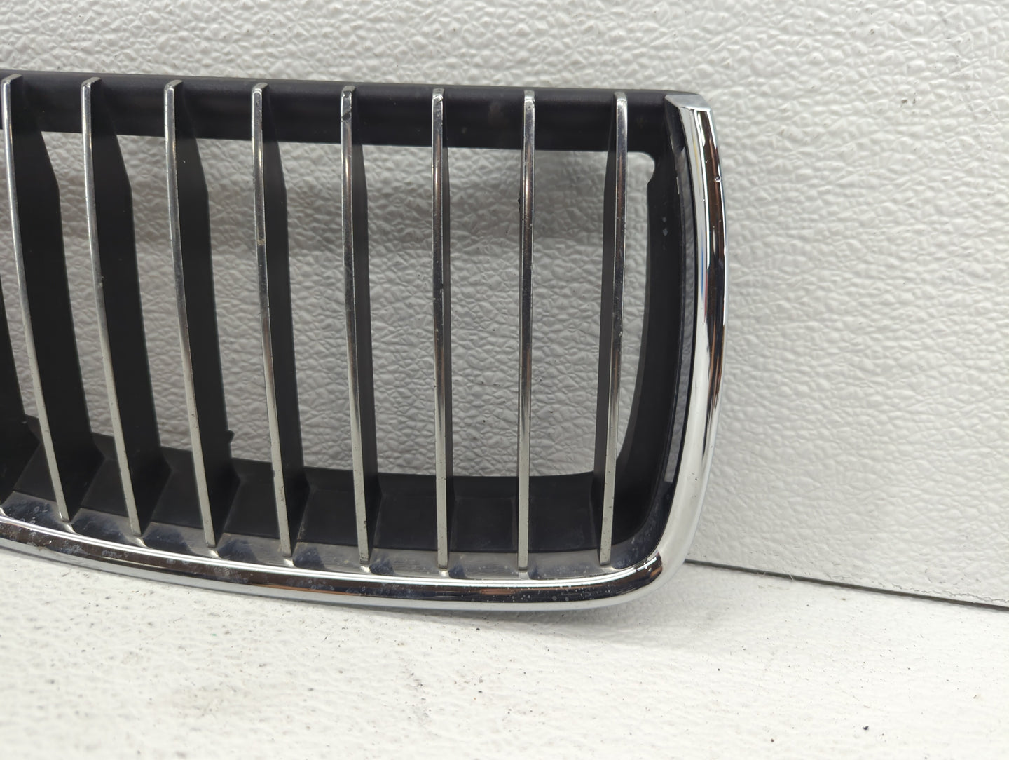 2006-2006 Bmw 325i Front Grille Bumper Not Included 460310 - Oemusedautoparts1.com