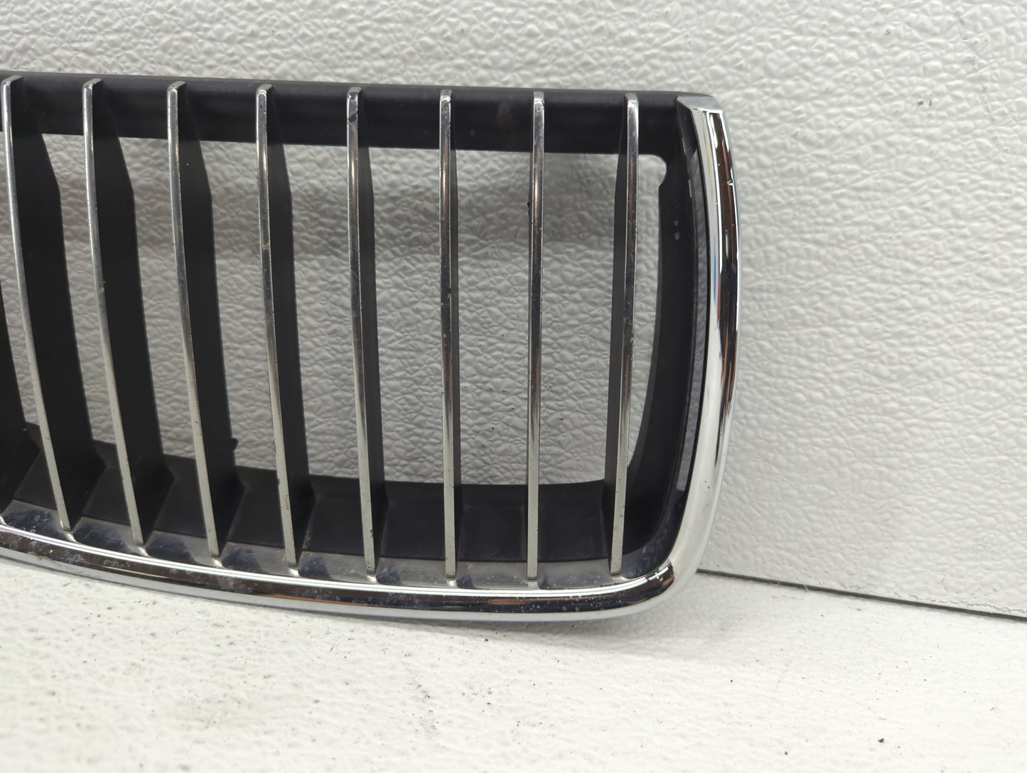 2006-2006 Bmw 325i Front Grille Bumper Not Included 460310 - Oemusedautoparts1.com