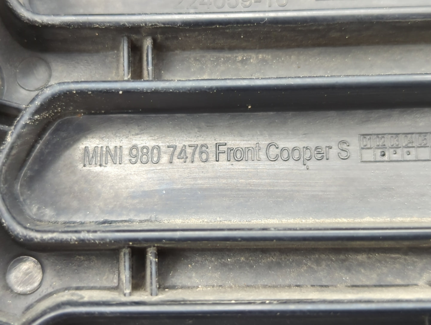2006-2006 Bmw 325i Front Grille Bumper Not Included - Oemusedautoparts1.com