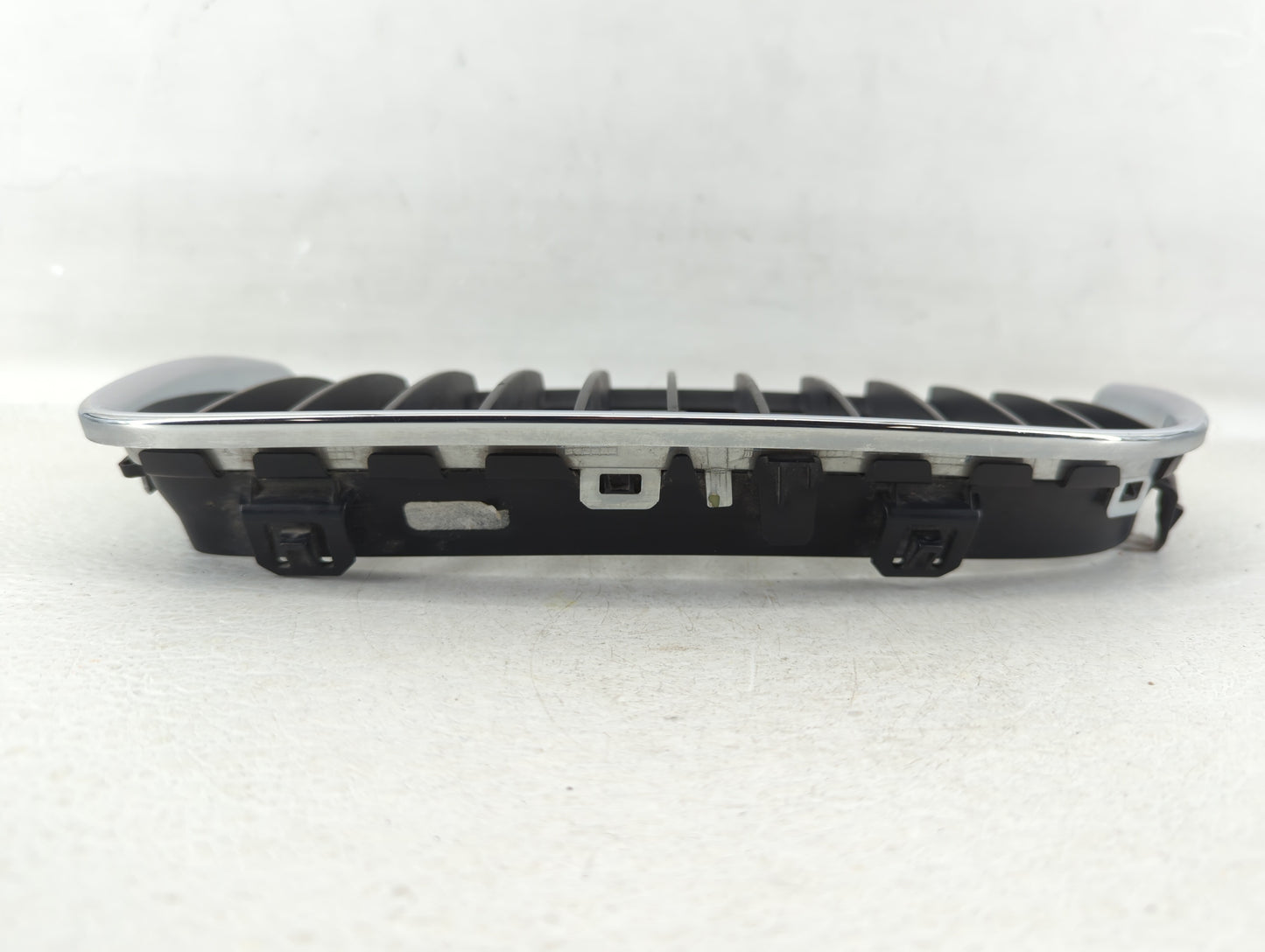 2006-2006 Bmw 325i Front Grille Bumper Not Included - Oemusedautoparts1.com