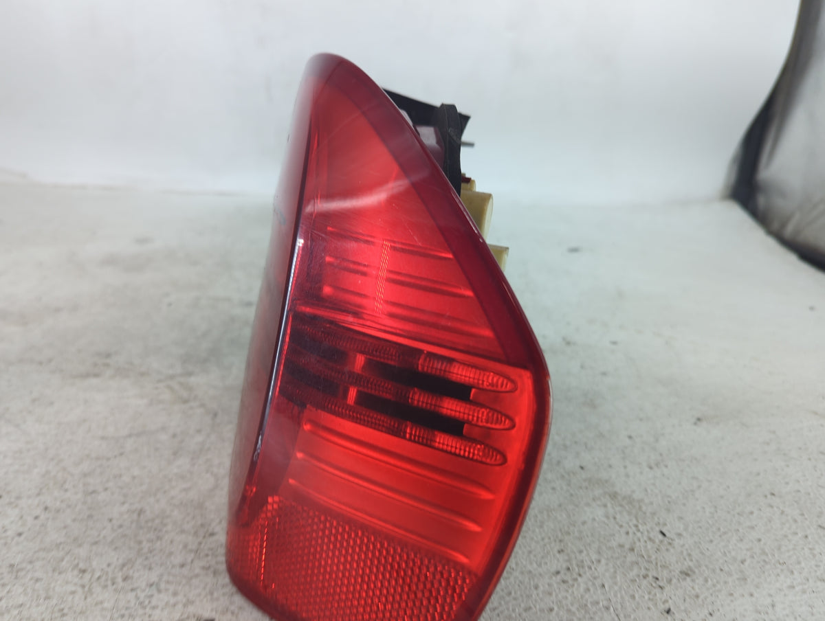 2007-2008 Bmw 328i Tail Light Assembly Passenger Right OEM P/N:2SD 010 083-021 Fits Fits 2006 2007 2008 OEM Used Auto Parts 