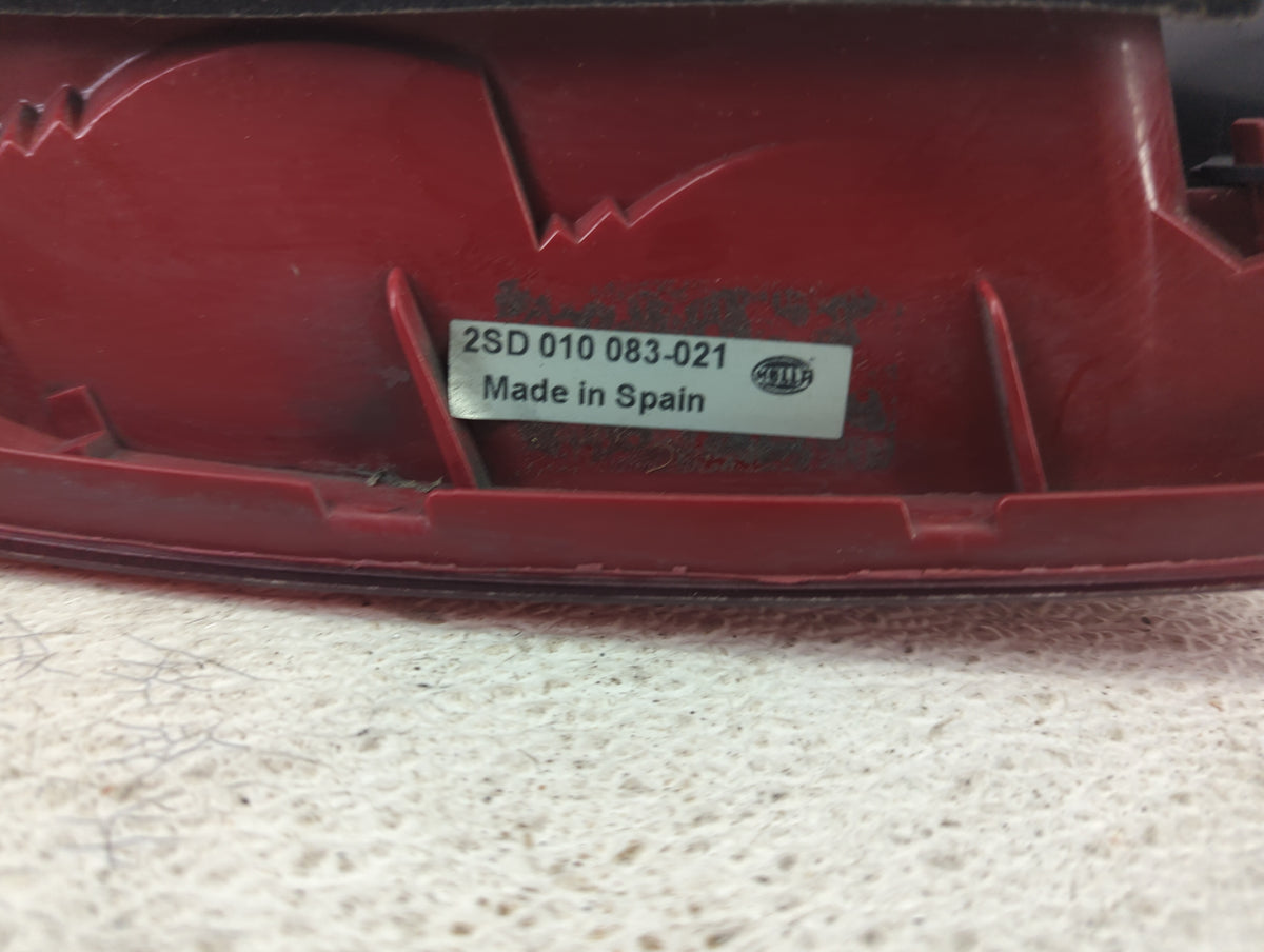 2007-2008 Bmw 328i Tail Light Assembly Passenger Right OEM P/N:2SD 010 083-021 Fits Fits 2006 2007 2008 OEM Used Auto Parts 