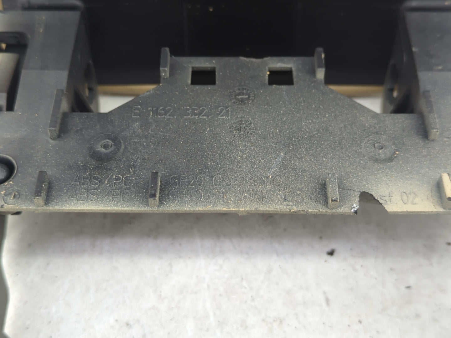 2008 Bmw 328xi Center Console Armrest Cover Lid Fits Fits 2006 2007 OEM Used Auto Parts - Oemusedautoparts1.com