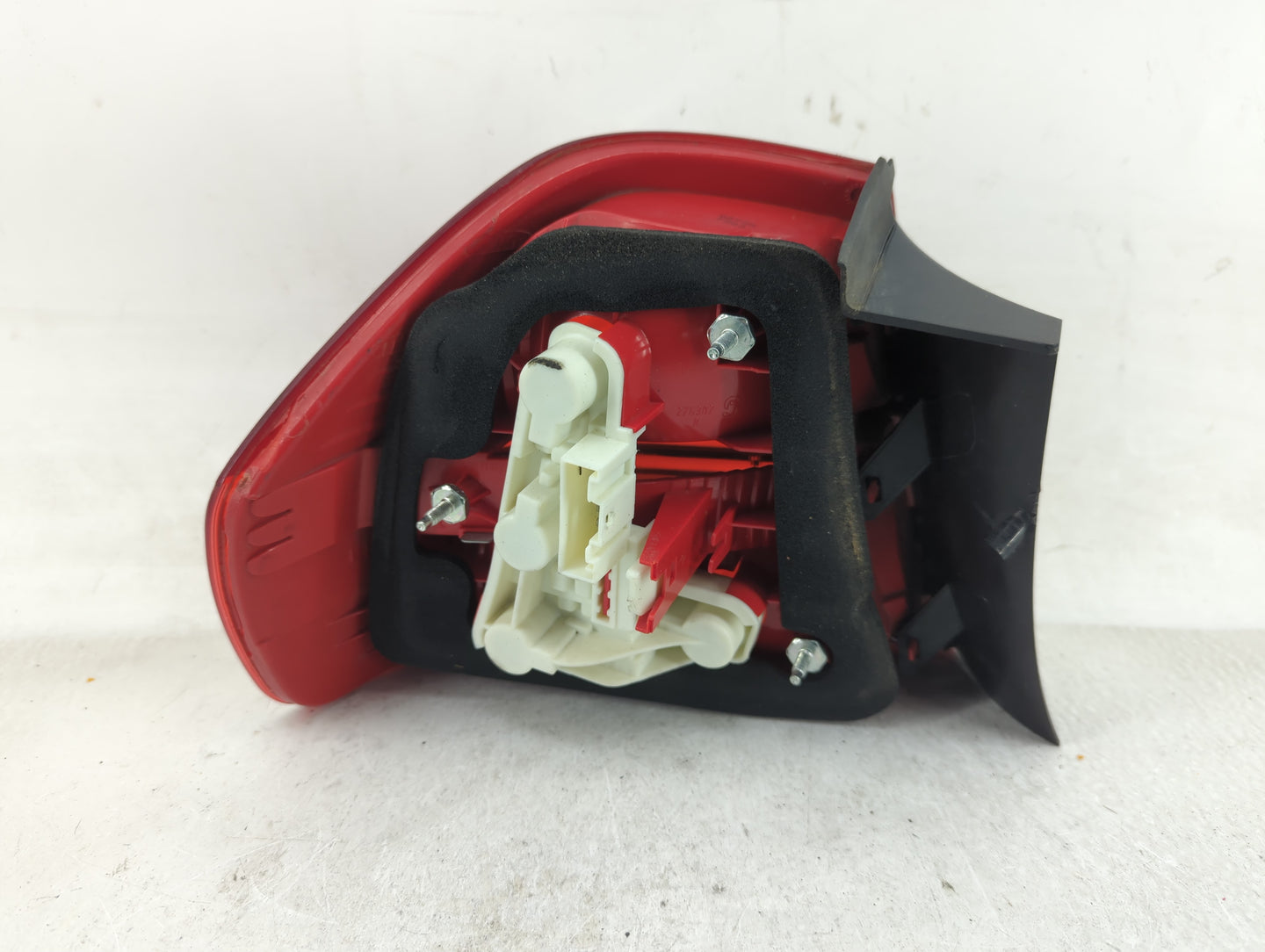 2008 Bmw 328xi Tail Light Assembly Passenger Right OEM Fits Fits 2006 2007 OEM Used Auto Parts - Oemusedautoparts1.com