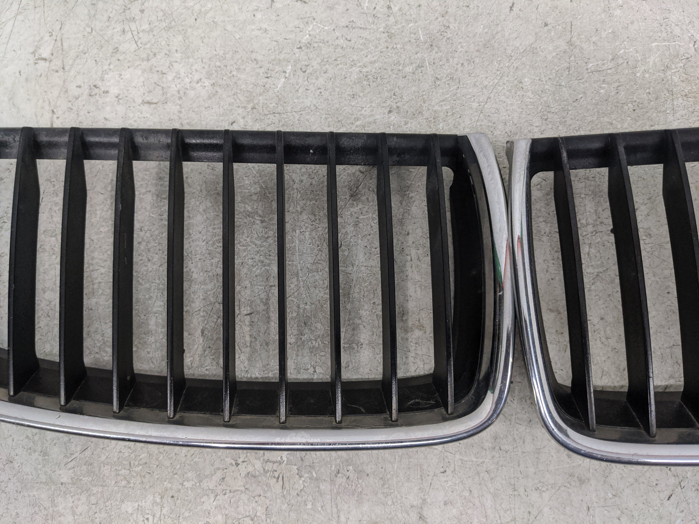 Bmw 328xi Front Bumper Grille - Oemusedautoparts1.com