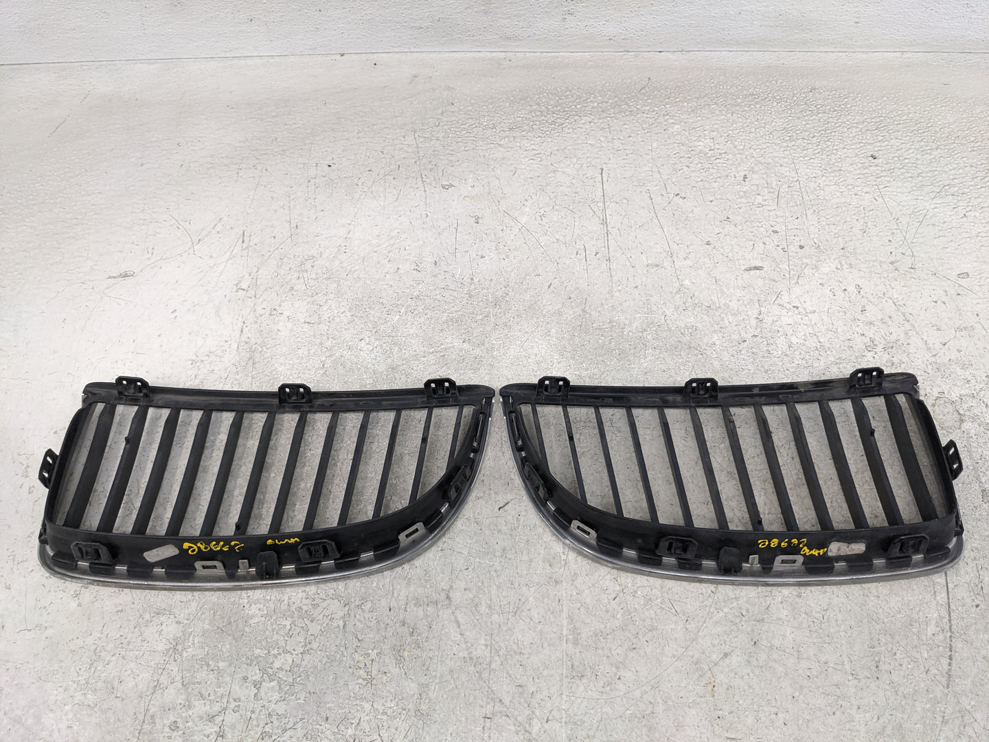 Bmw 328xi Front Bumper Grille - Oemusedautoparts1.com