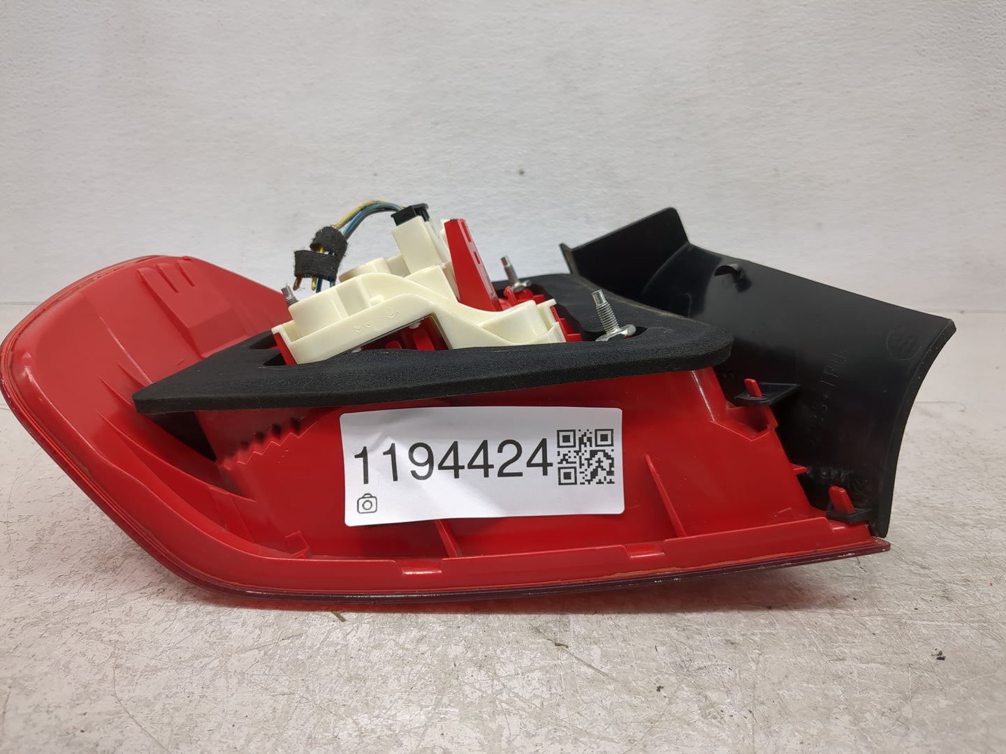 2007-2008 Bmw 328i Tail Light Assembly Passenger Right OEM Fits Fits 2006 2007 2008 OEM Used Auto Parts - Oemusedautoparts1.