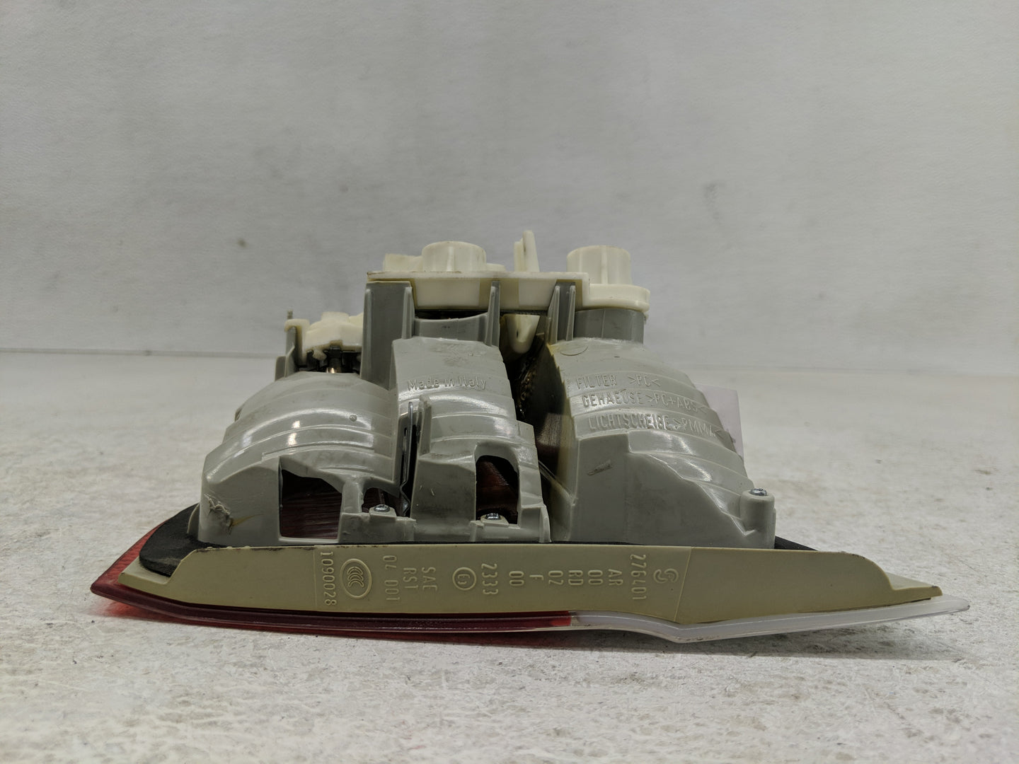 2007-2008 Bmw 328i Tail Light Assembly Driver Left OEM Fits Fits 2006 2007 2008 OEM Used Auto Parts - Oemusedautoparts1.com