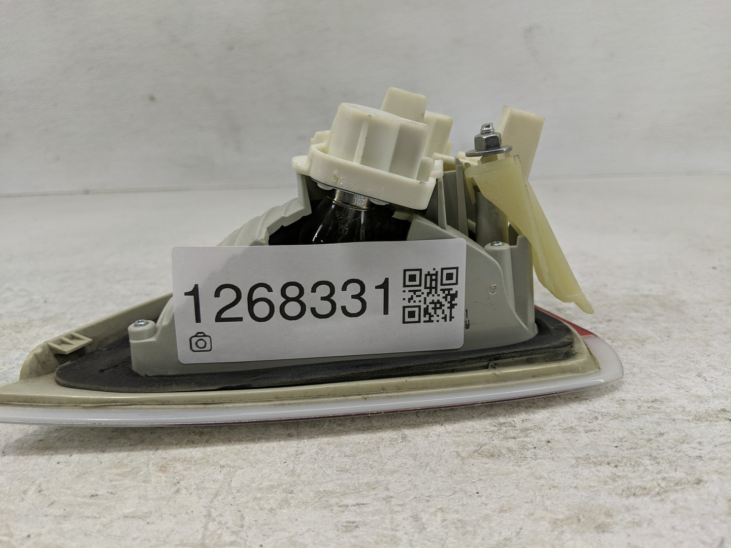 2007-2008 Bmw 328i Tail Light Assembly Driver Left OEM Fits Fits 2006 2007 2008 OEM Used Auto Parts - Oemusedautoparts1.com