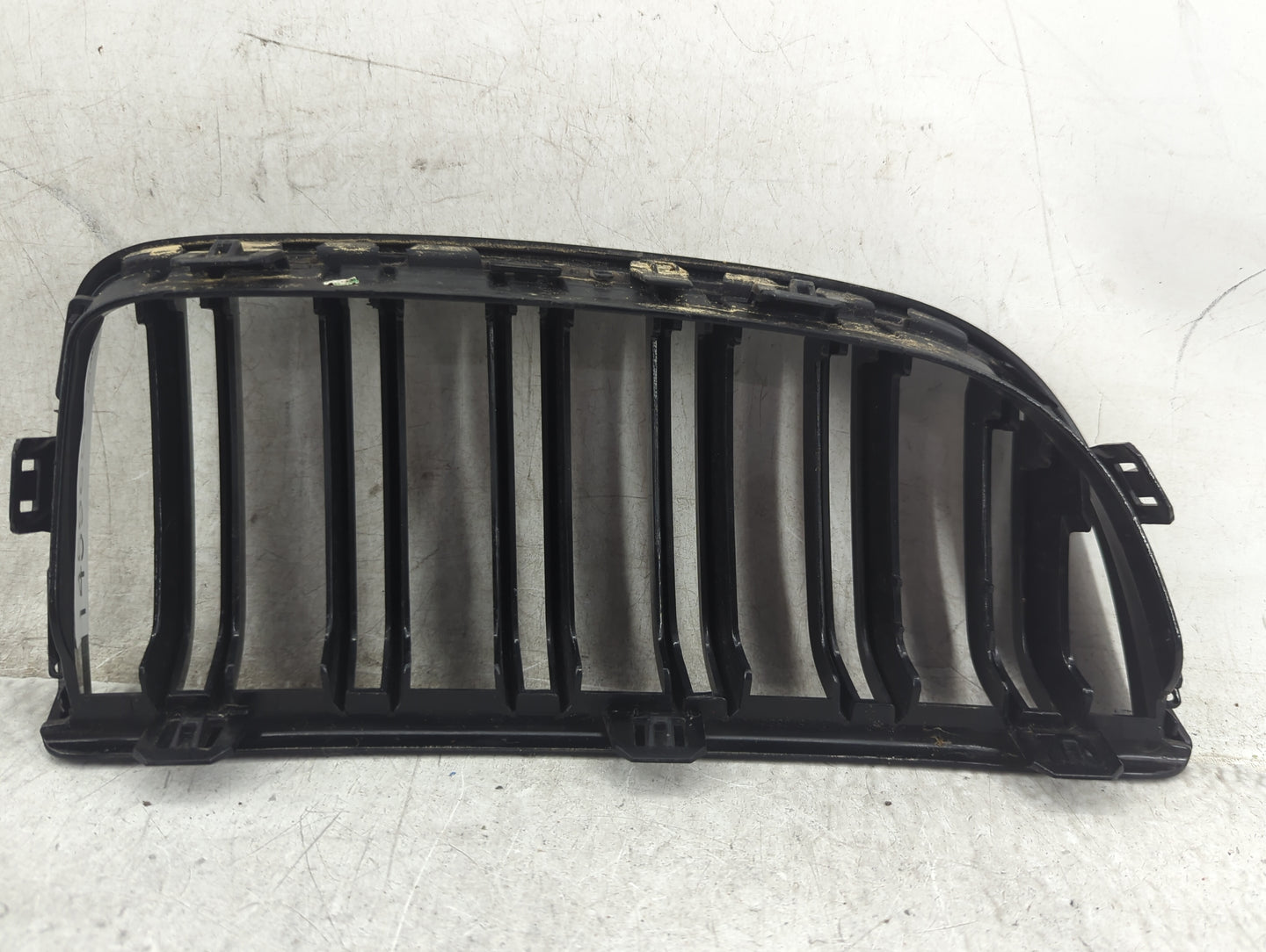 2007-2008 Bmw 328i Front Grille Bumper Not Included 1459658 - Oemusedautoparts1.com
