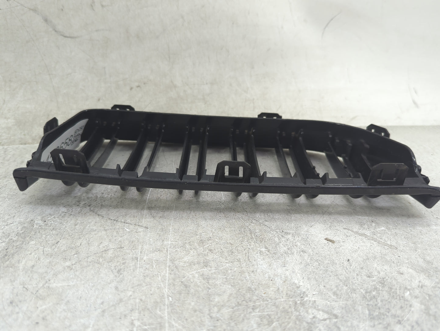 2007-2008 Bmw 328i Front Grille Bumper Not Included 1459658 - Oemusedautoparts1.com