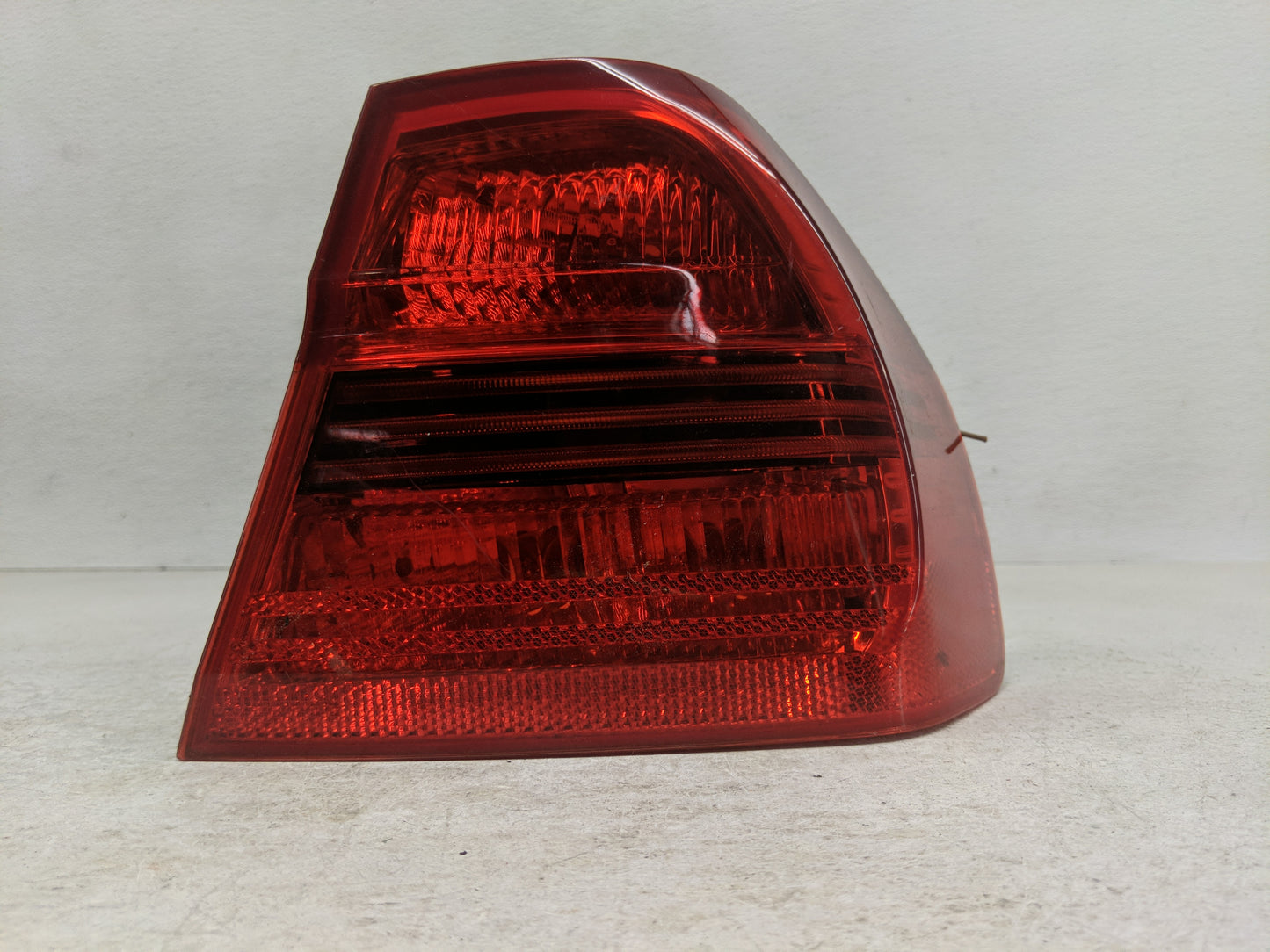 2007-2008 Bmw 335 Tail Light Assembly Passenger Right OEM P/N:7 161 956 Fits Fits 2006 2007 2008 OEM Used Auto Parts - Oemus