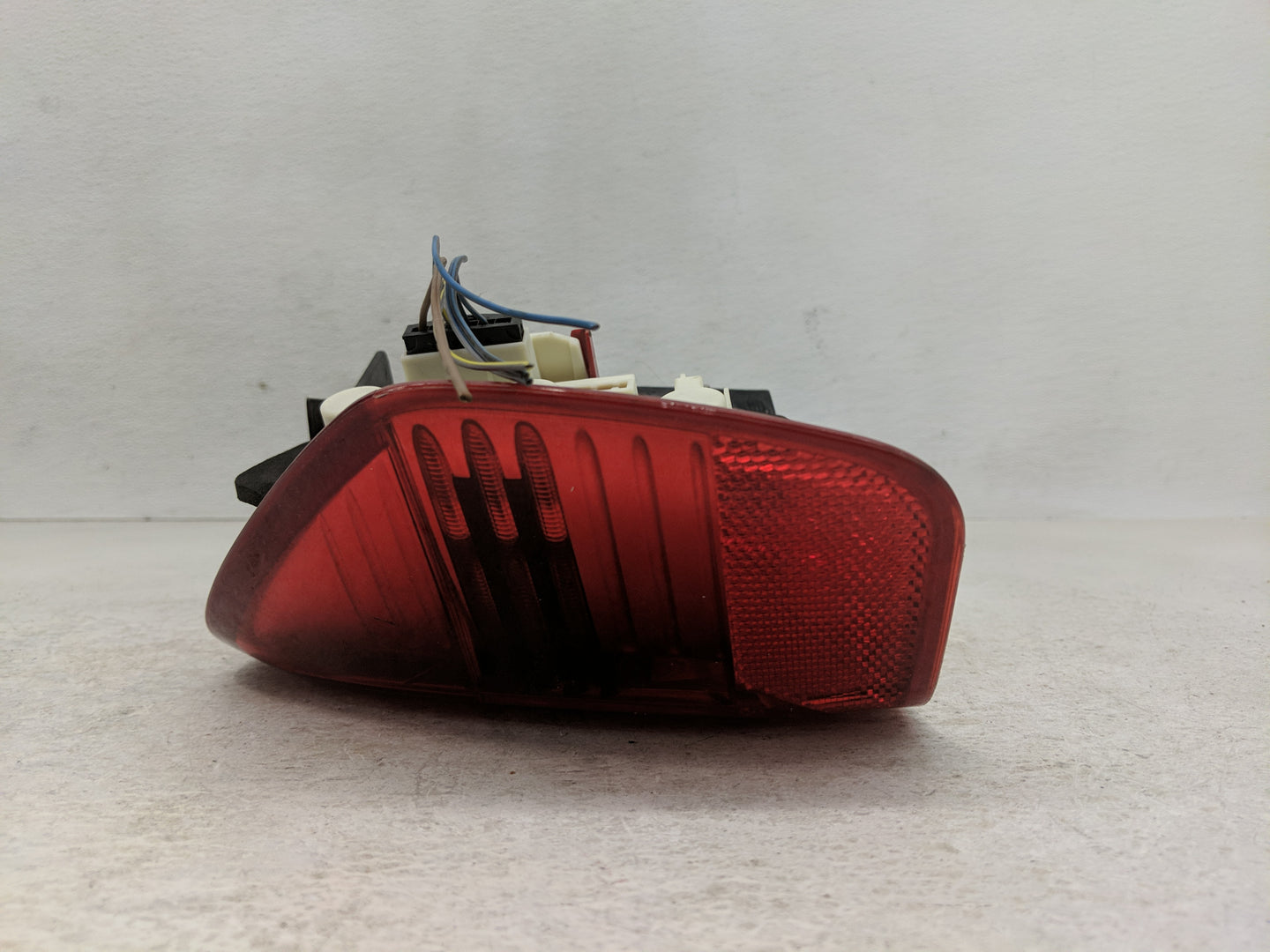 2007-2008 Bmw 335 Tail Light Assembly Passenger Right OEM P/N:7 161 956 Fits Fits 2006 2007 2008 OEM Used Auto Parts - Oemus