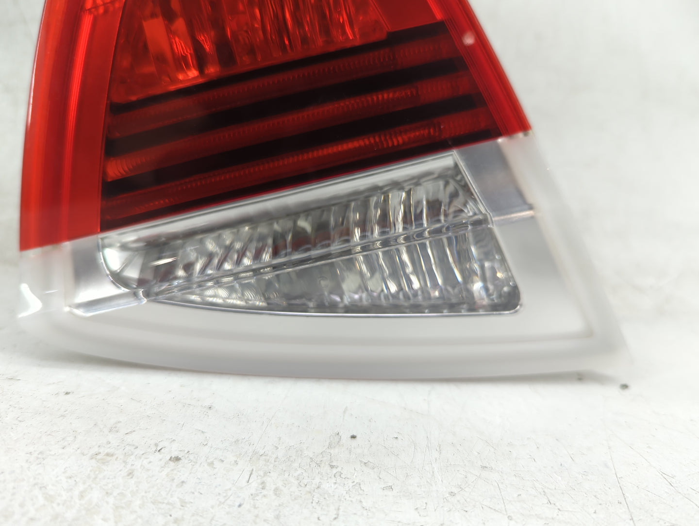 2007-2010 Bmw 335i Tail Light Assembly Passenger Right OEM P/N:6937459 Fits Fits 2007 2008 2009 2010 OEM Used Auto Parts - O