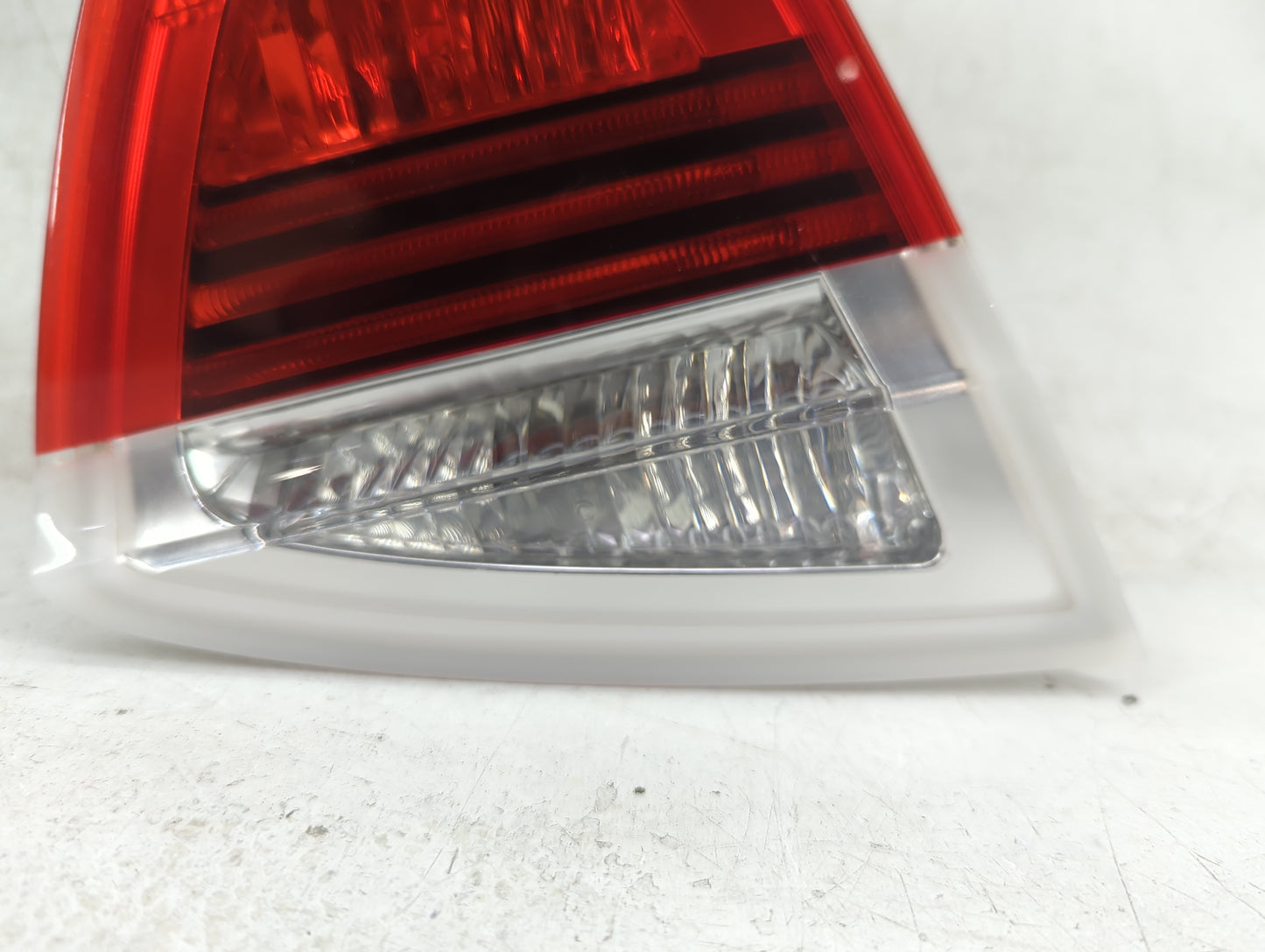 2007-2010 Bmw 335i Tail Light Assembly Passenger Right OEM P/N:6937459 Fits Fits 2007 2008 2009 2010 OEM Used Auto Parts - O