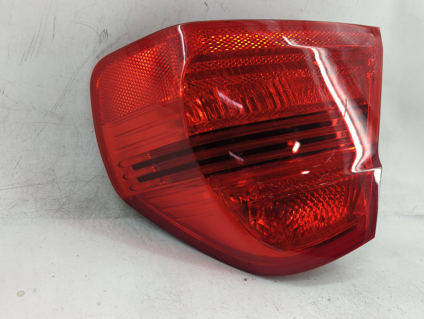2007-2008 Bmw 335i Tail Light Assembly Passenger Right OEM P/N:7 161 956 Fits Fits 2006 2007 2008 OEM Used Auto Parts - Oemu