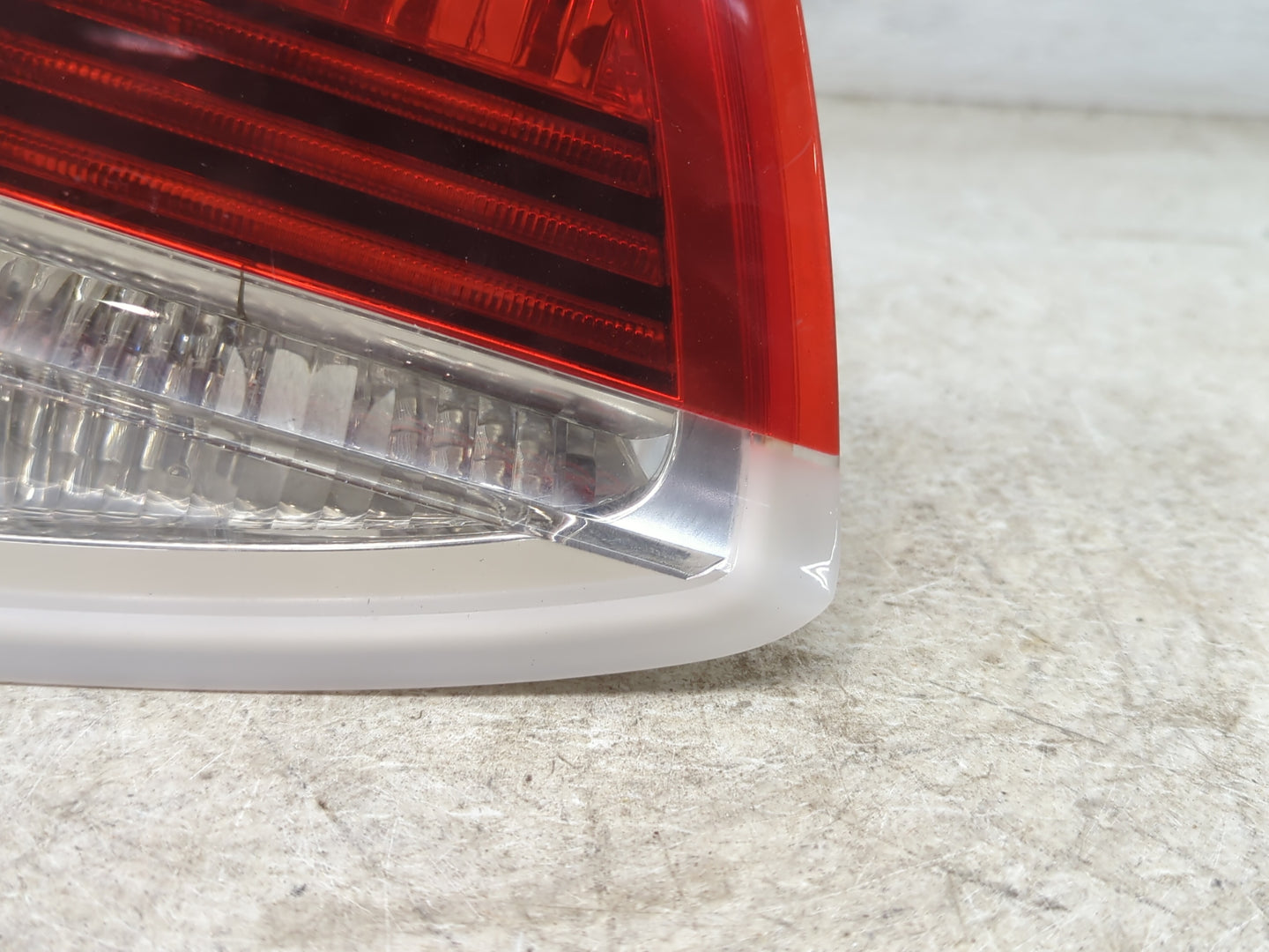 2007-2008 Bmw 335i Tail Light Assembly Passenger Right OEM P/N:276402 Fits Fits 2006 2007 2008 OEM Used Auto Parts - Oemused