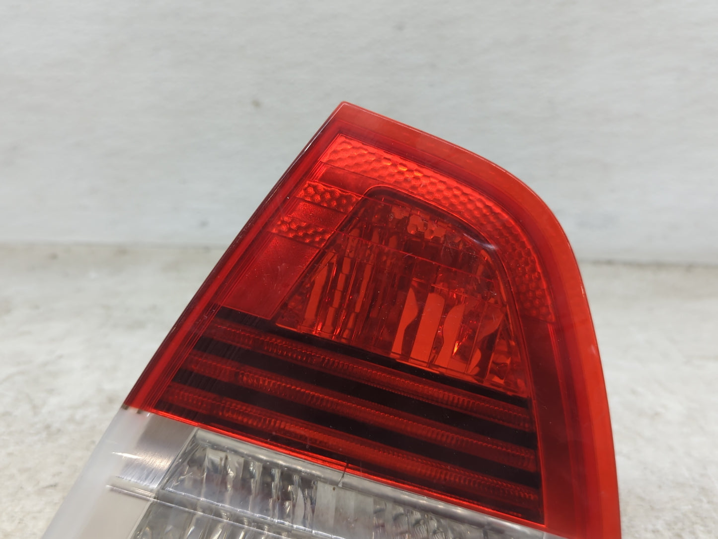 2007-2008 Bmw 335i Tail Light Assembly Passenger Right OEM P/N:276402 Fits Fits 2006 2007 2008 OEM Used Auto Parts - Oemused