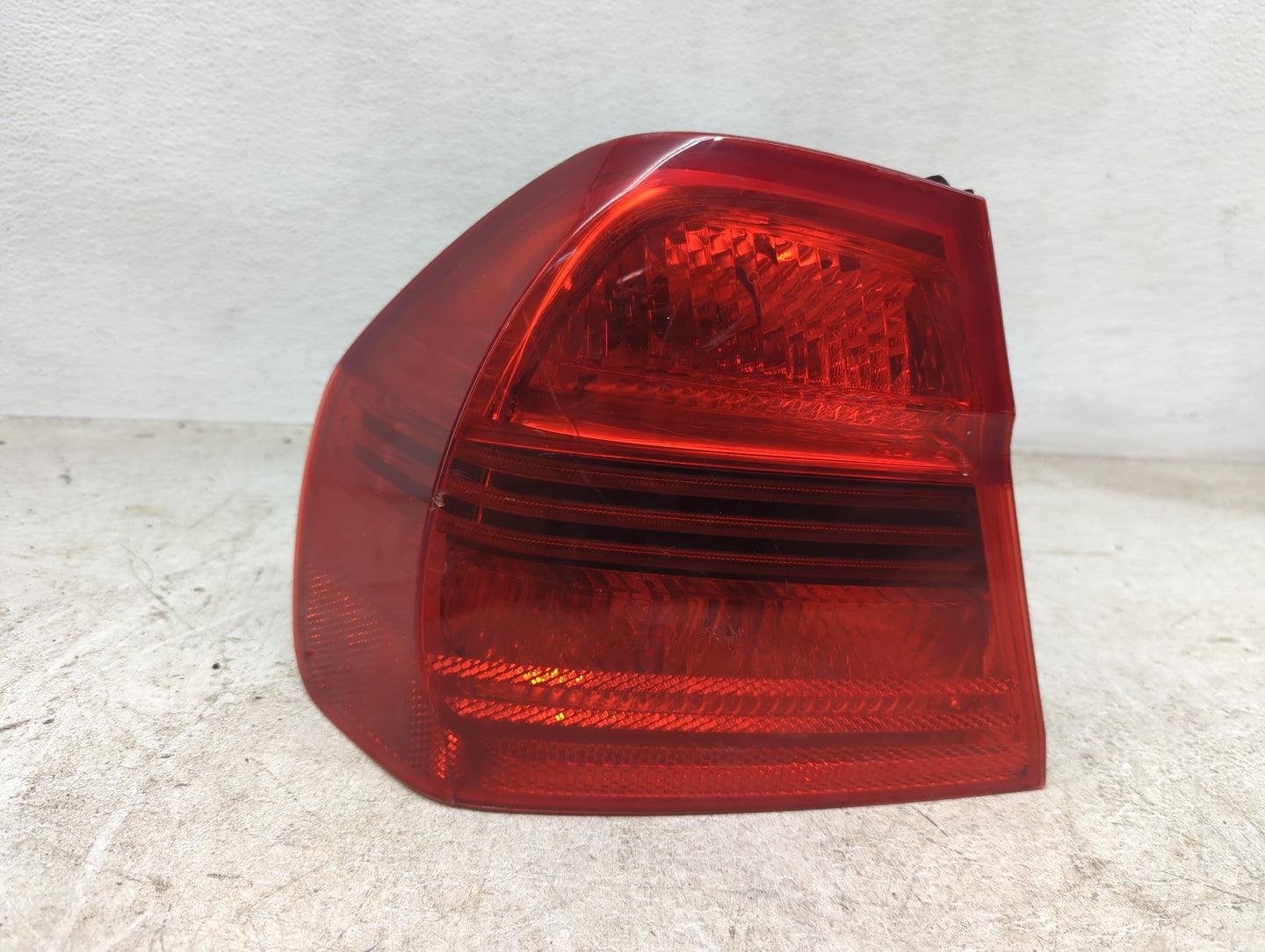 2007-2008 Bmw 335i Tail Light Assembly Driver Left OEM Fits Fits 2006 2007 2008 OEM Used Auto Parts - Oemusedautoparts1.com