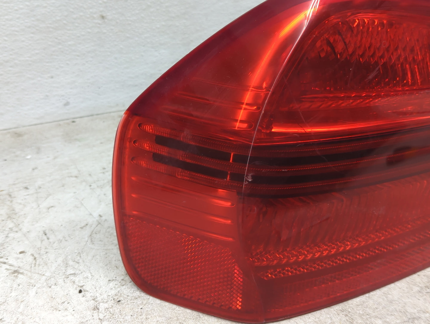 2007-2008 Bmw 335i Tail Light Assembly Driver Left OEM Fits Fits 2006 2007 2008 OEM Used Auto Parts - Oemusedautoparts1.com