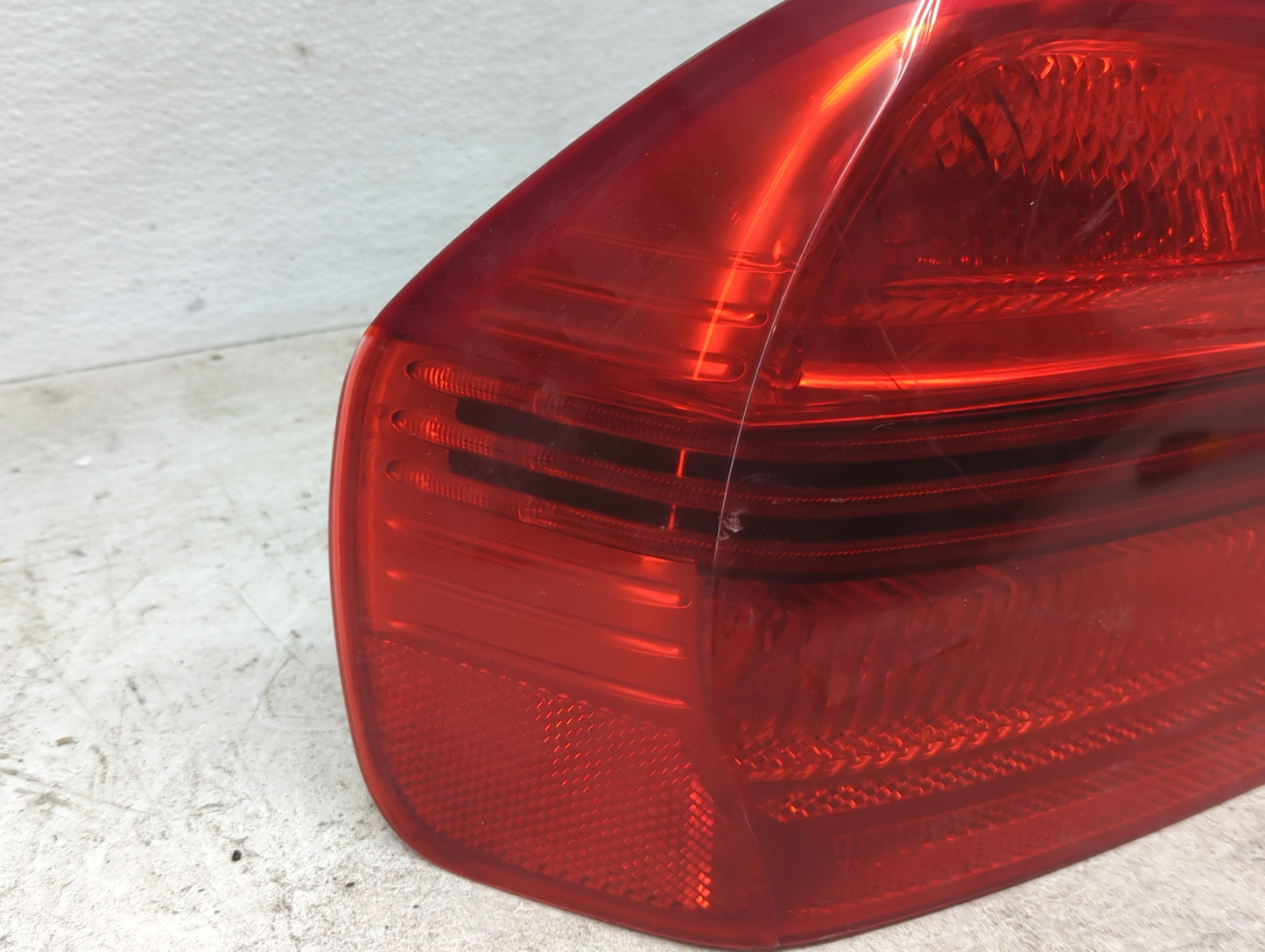 2007-2008 Bmw 335i Tail Light Assembly Driver Left OEM Fits Fits 2006 2007 2008 OEM Used Auto Parts - Oemusedautoparts1.com