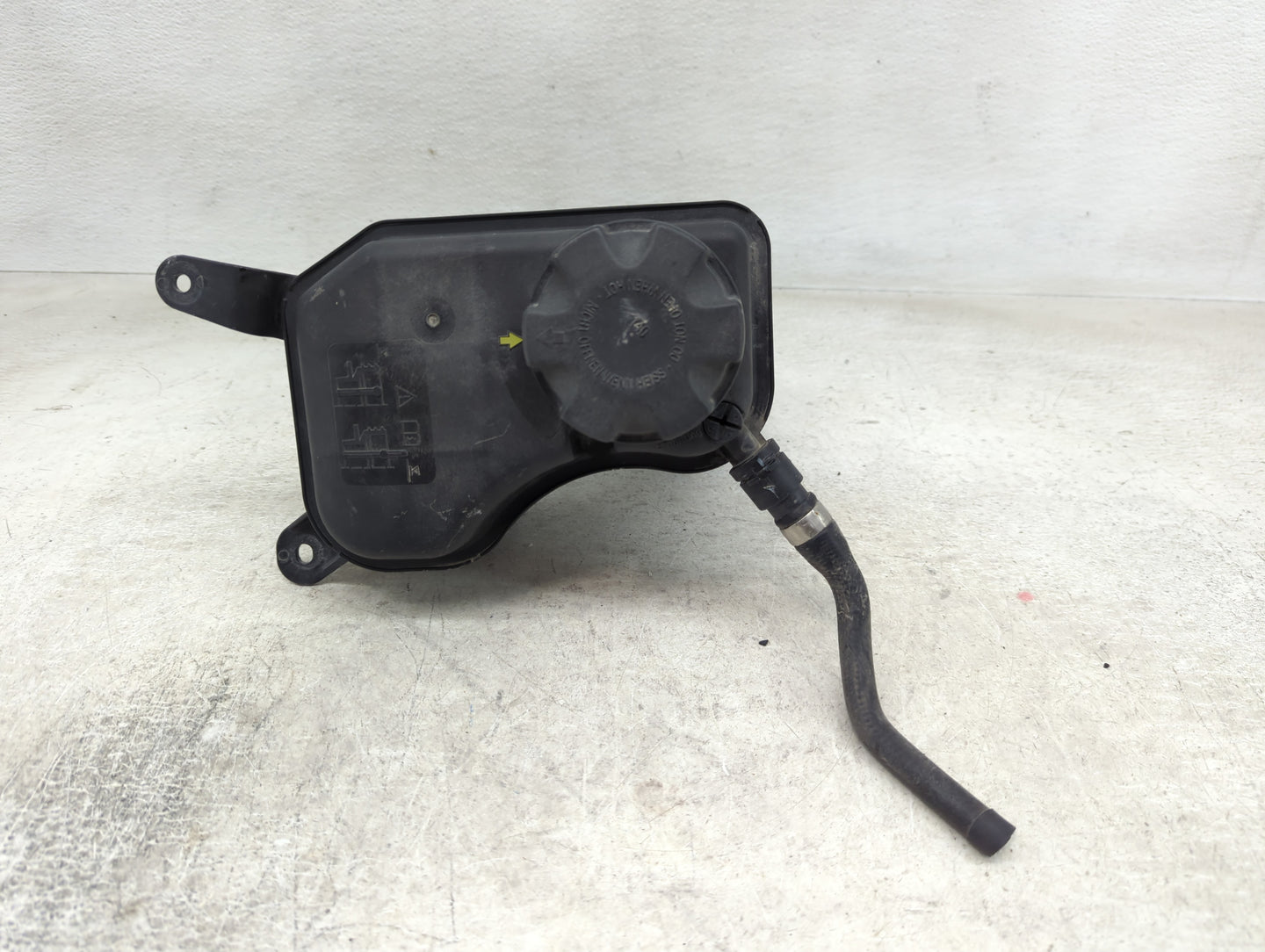 Bmw 335i Windshield Washer Fluid Reservoir Bottle Oem - Oemusedautoparts1.com