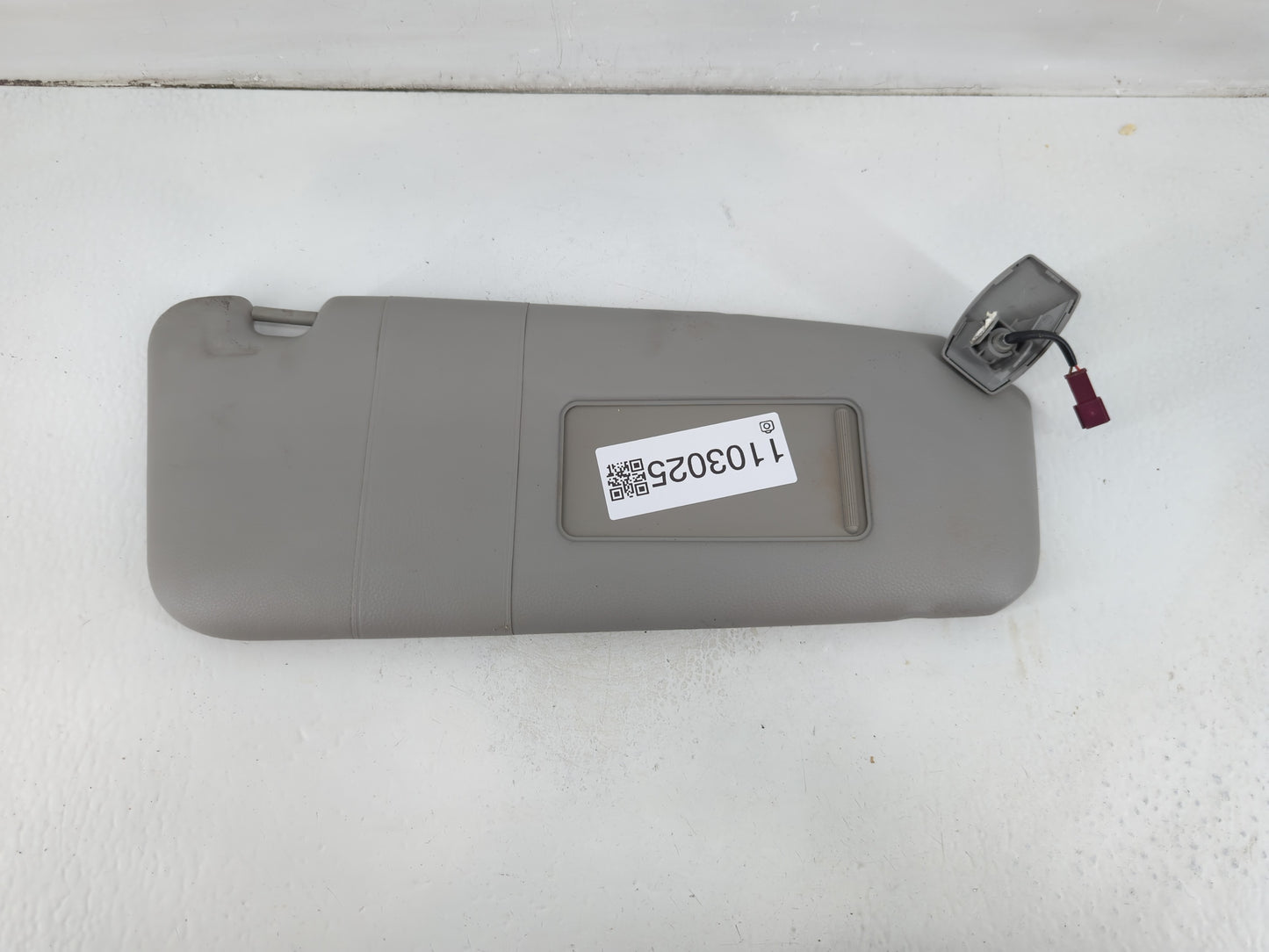 2008-2010 Bmw 528i Sun Visor Shade Replacement Passenger Right Mirror Fits Fits 2004 2005 2006 2007 2008 2009 2010 OEM Used 