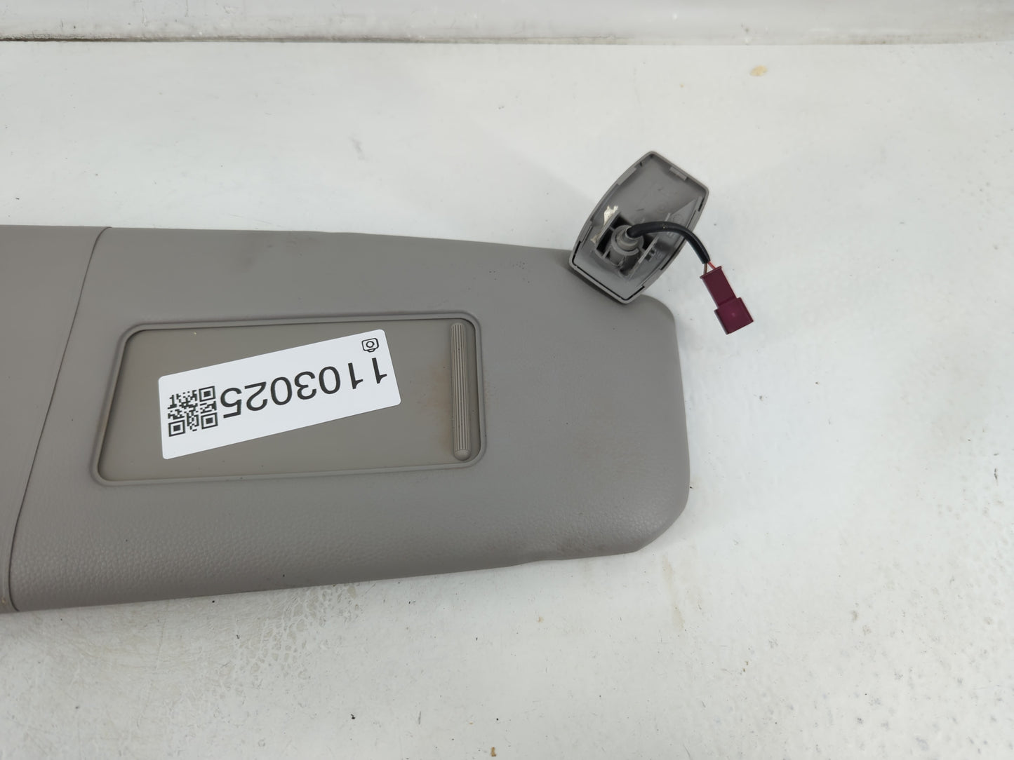 2008-2010 Bmw 528i Sun Visor Shade Replacement Passenger Right Mirror Fits Fits 2004 2005 2006 2007 2008 2009 2010 OEM Used 