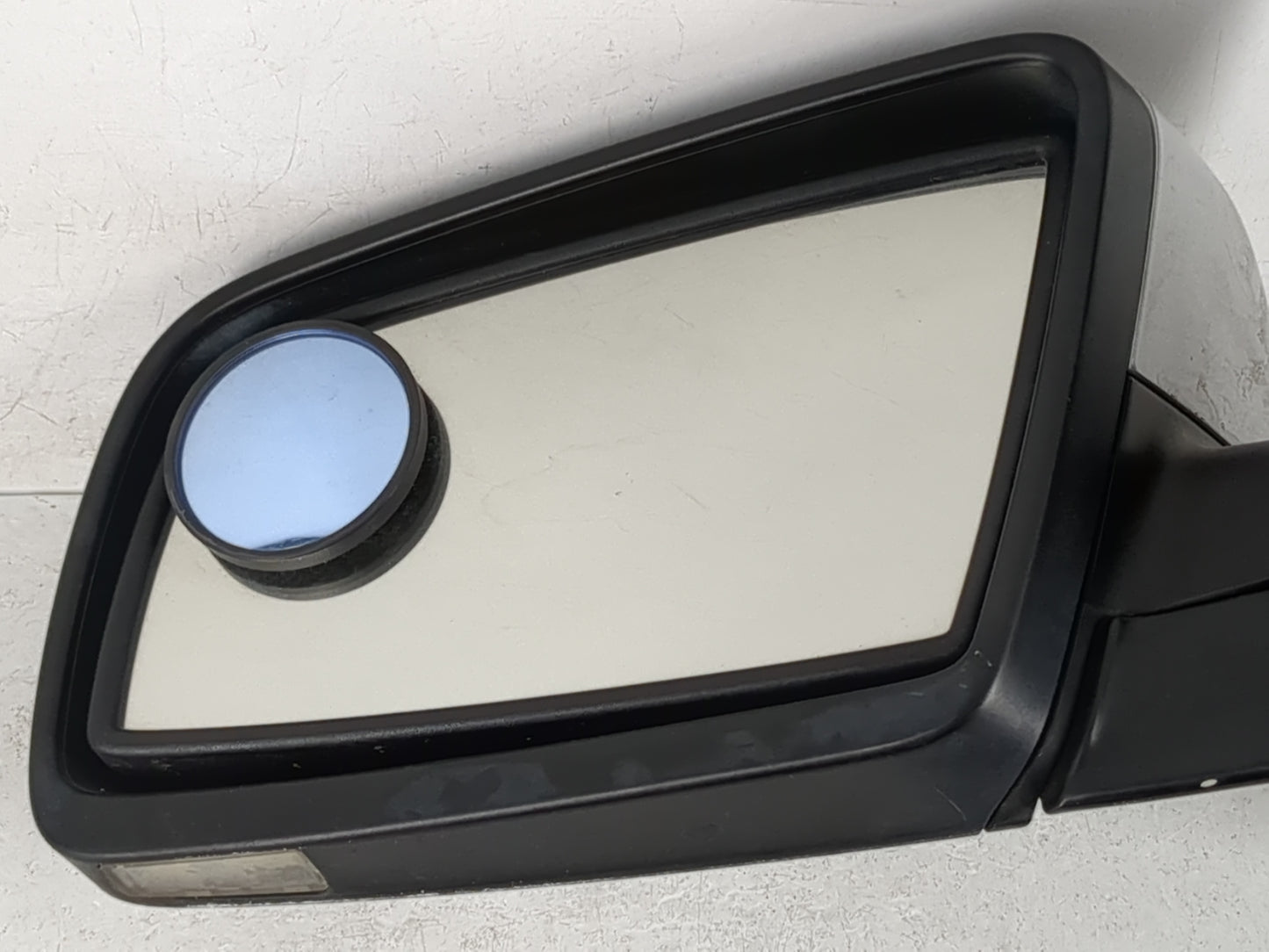 2008-2010 Bmw 528i Driver Side View Mirror - Left Door Mirror OEM Used - Oemusedautoparts1.com