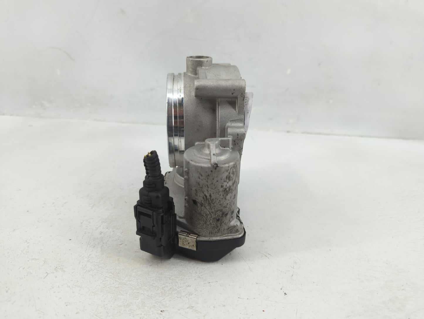 2008-2011 Bmw 528i Throttle Body Fits Fits 2007 2008 2009 2010 2011 2012 2013 OEM Used Auto Parts - Oemusedautoparts1.com