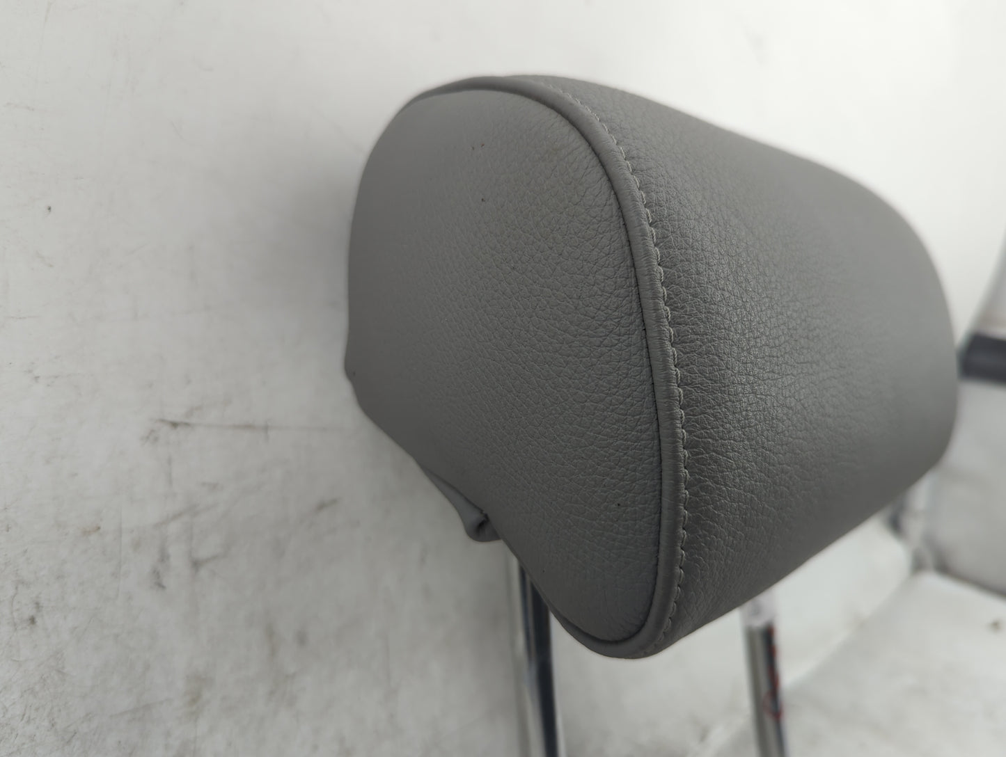 2008-2010 Bmw 528i Headrest Head Rest Rear Seat Fits Fits 2008 2009 2010 OEM Used Auto Parts - Oemusedautoparts1.com