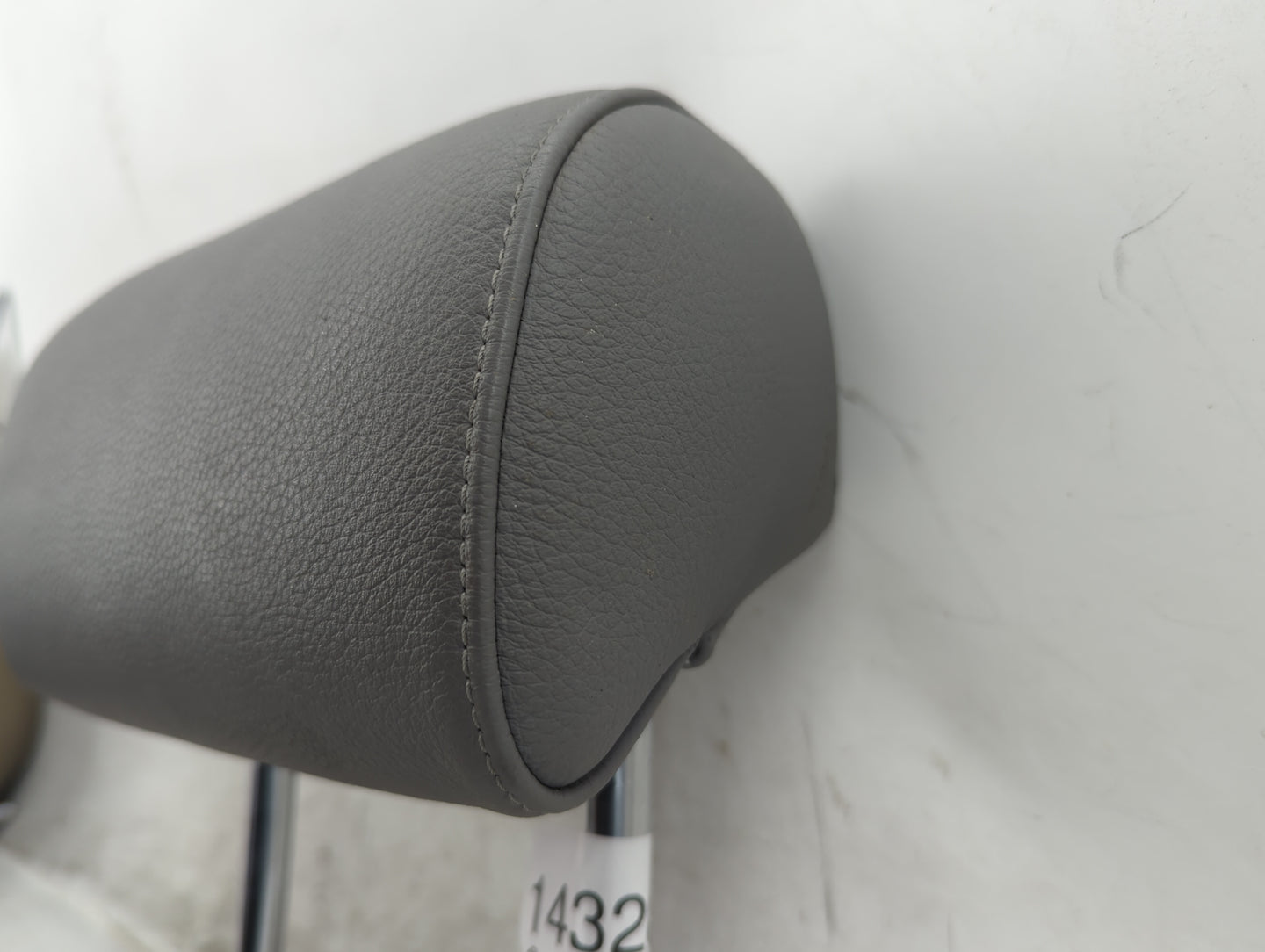 2008-2010 Bmw 528i Headrest Head Rest Rear Seat Fits Fits 2008 2009 2010 OEM Used Auto Parts - Oemusedautoparts1.com