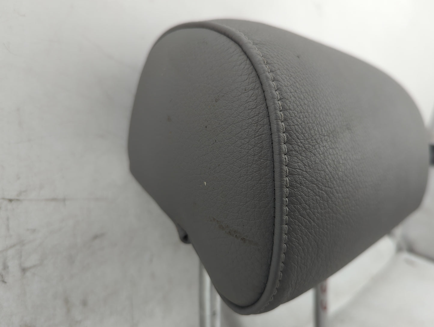 2008-2010 Bmw 528i Headrest Head Rest Rear Seat Fits Fits 2008 2009 2010 OEM Used Auto Parts - Oemusedautoparts1.com