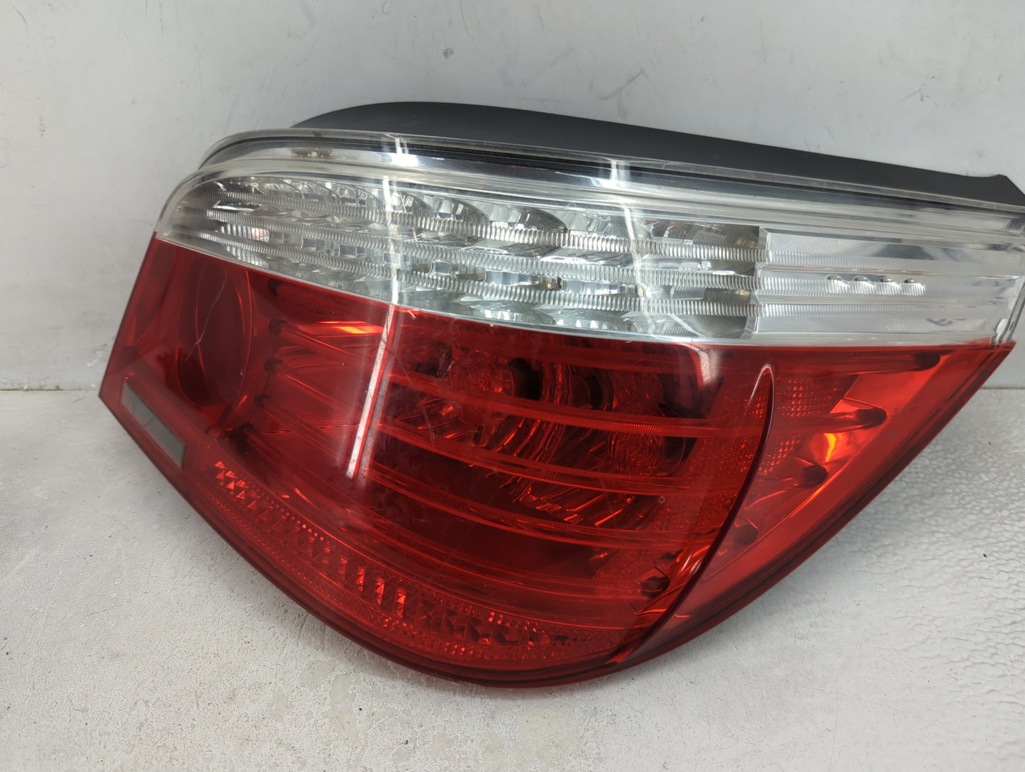 2008-2010 Bmw 528i Tail Light Assembly Passenger Right OEM P/N:195 285-02 Fits Fits 2008 2009 2010 OEM Used Auto Parts - Oem